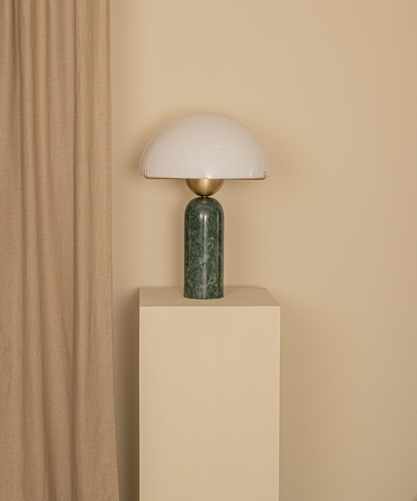 Peono Table Lamp