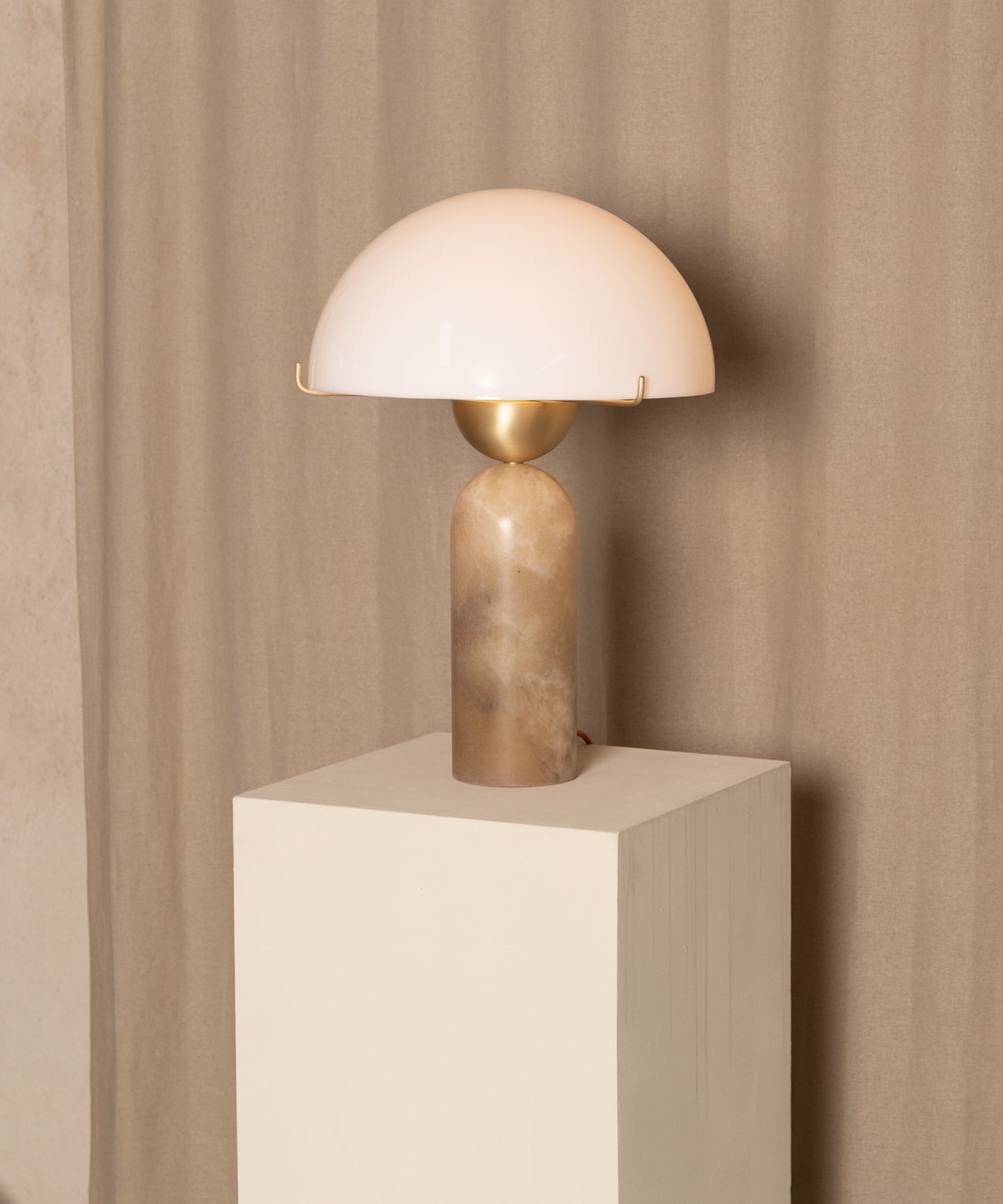 Peono Table Lamp