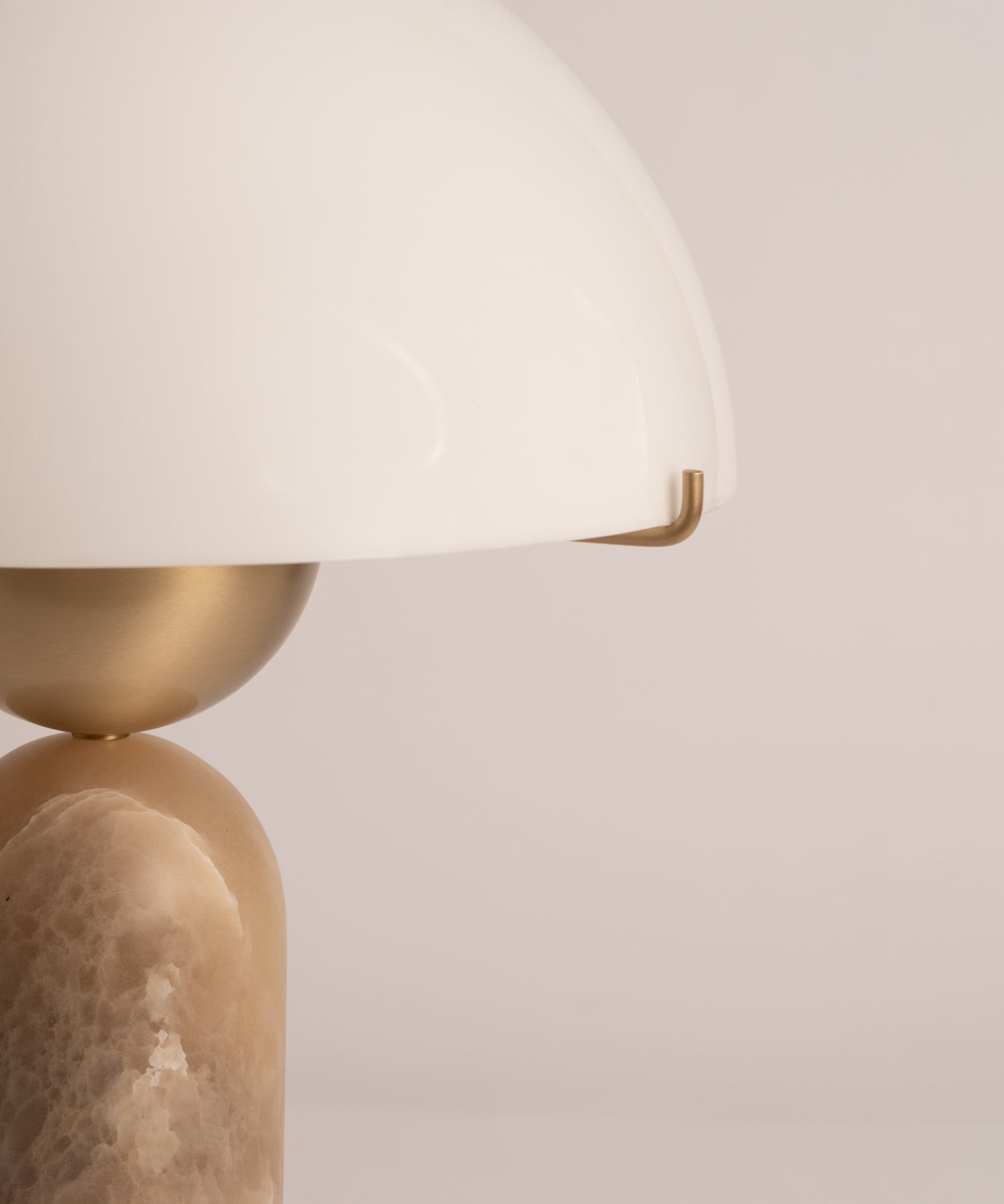 Peono Table Lamp