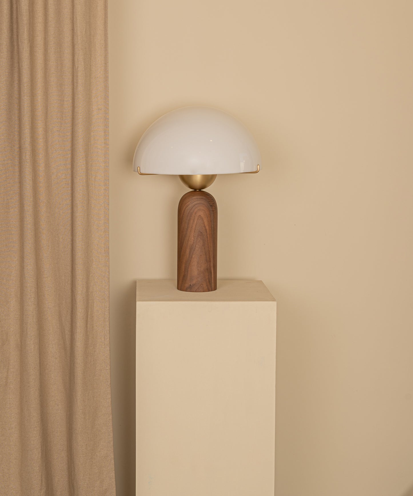 Peono Table Lamp