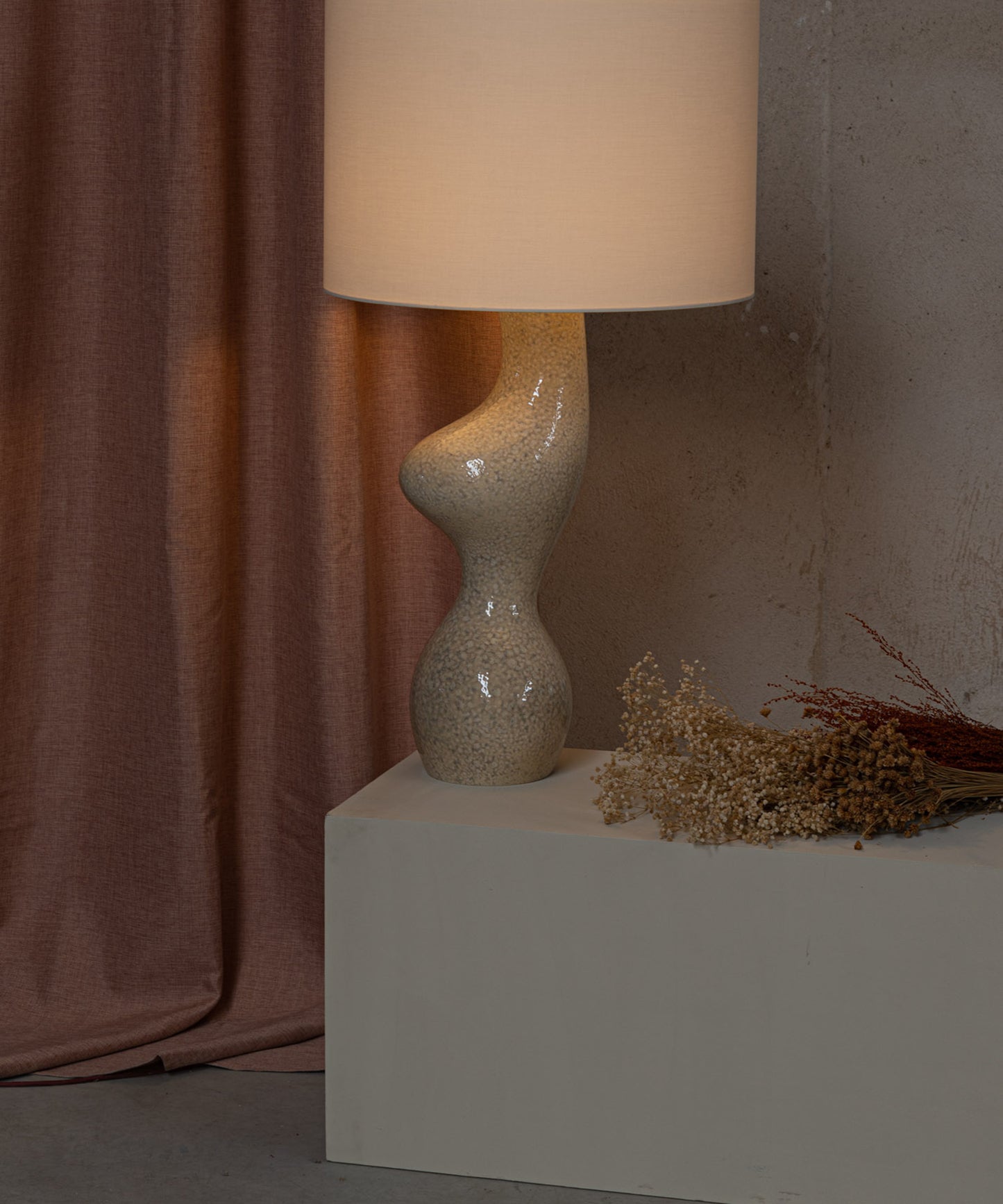 Venuso Table Lamp
