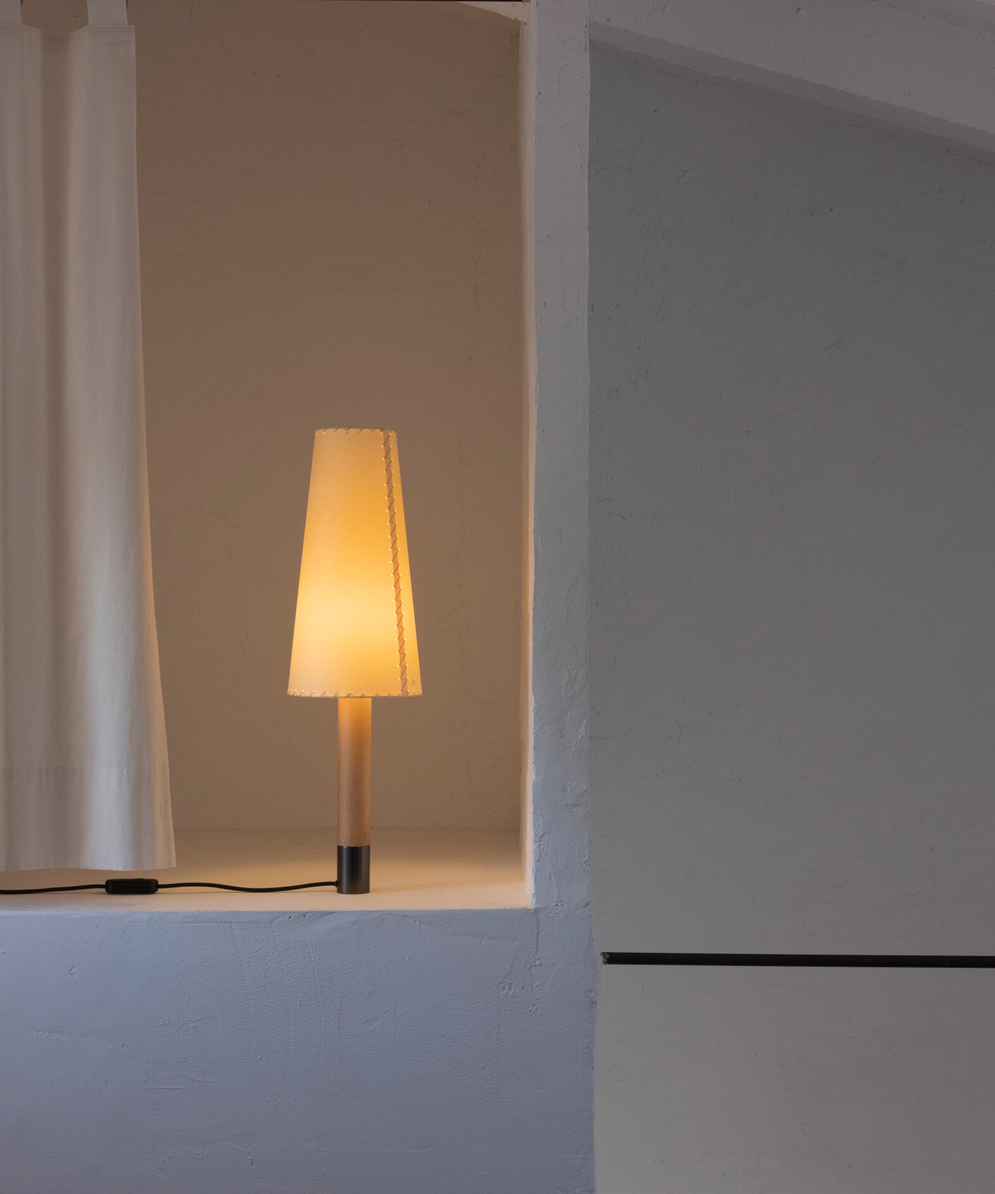 Basica M2 Table Lamp