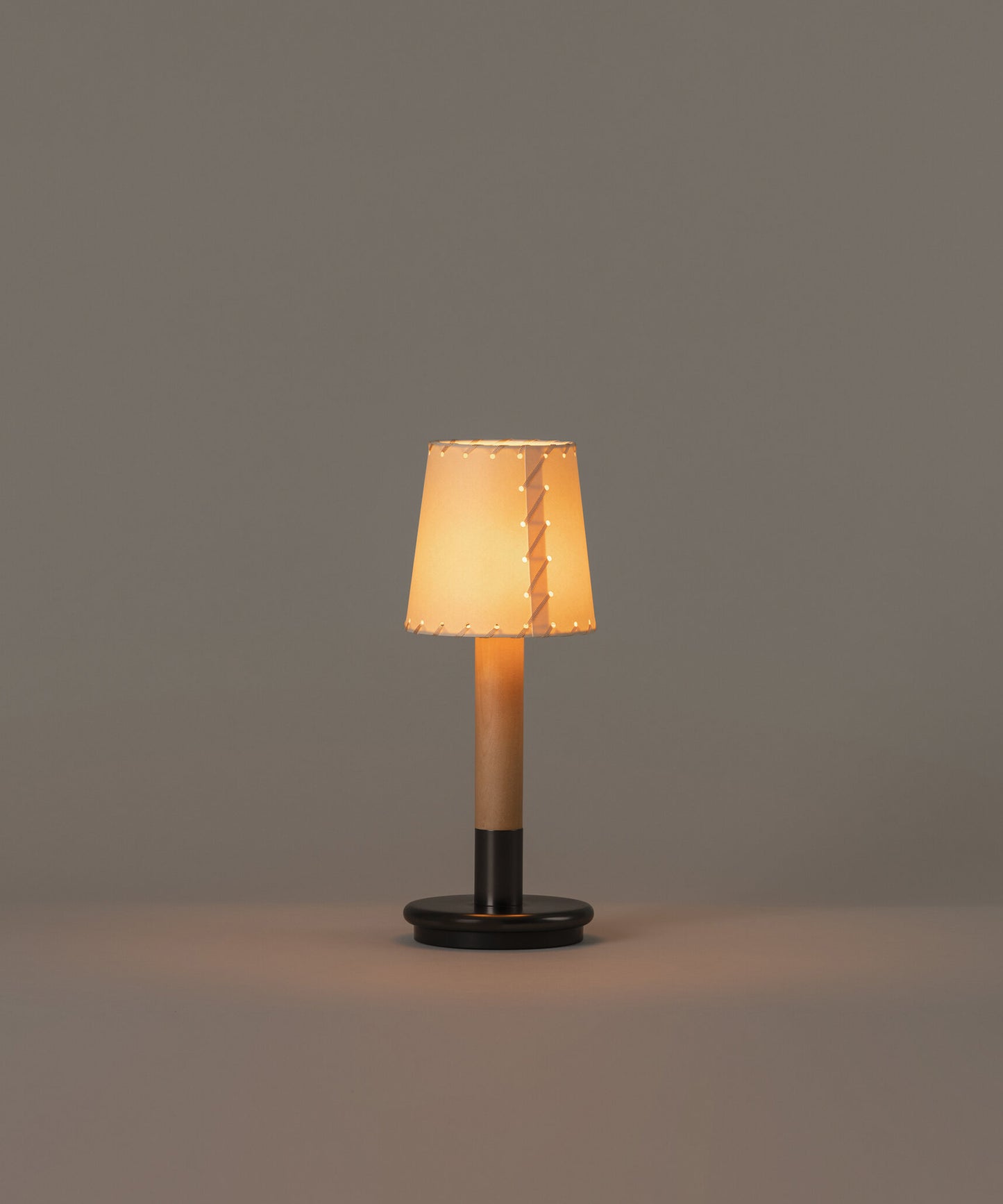 Básica Mínima Batería Table Lamp