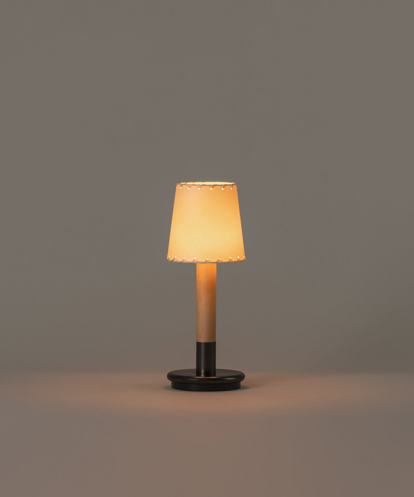 Básica Mínima Batería Table Lamp