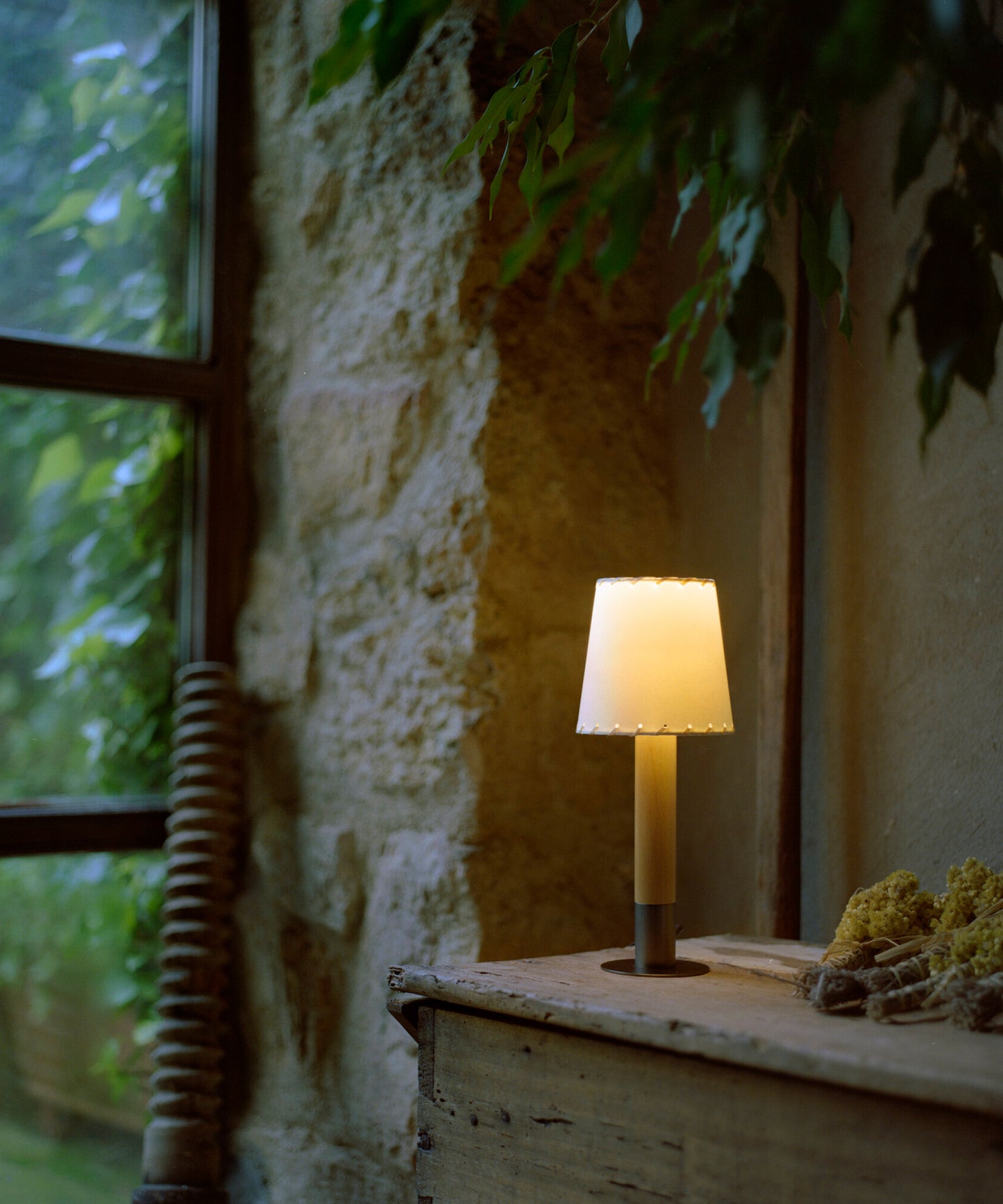 Basica Minima Table Lamp