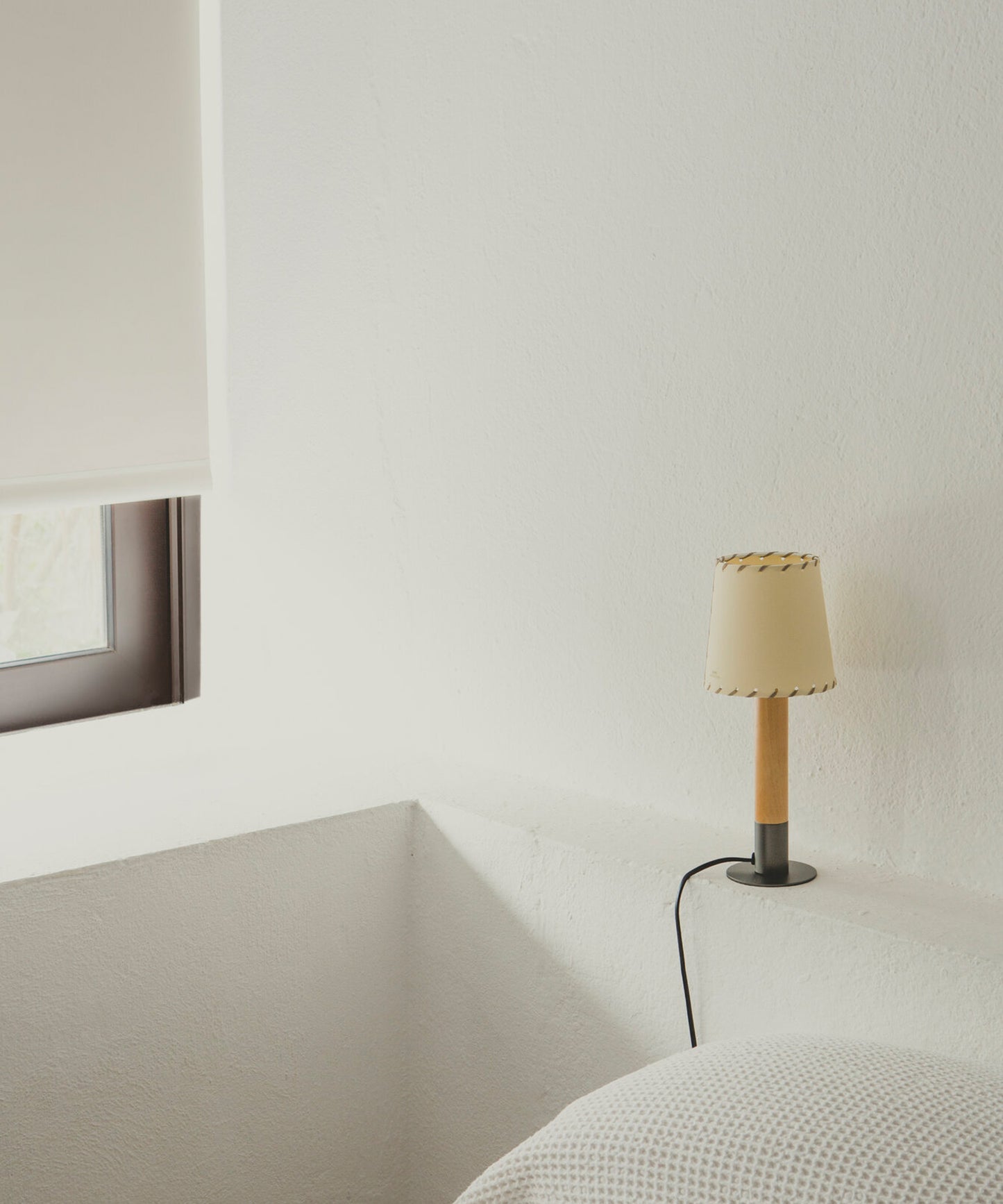 Basica Minima Table Lamp