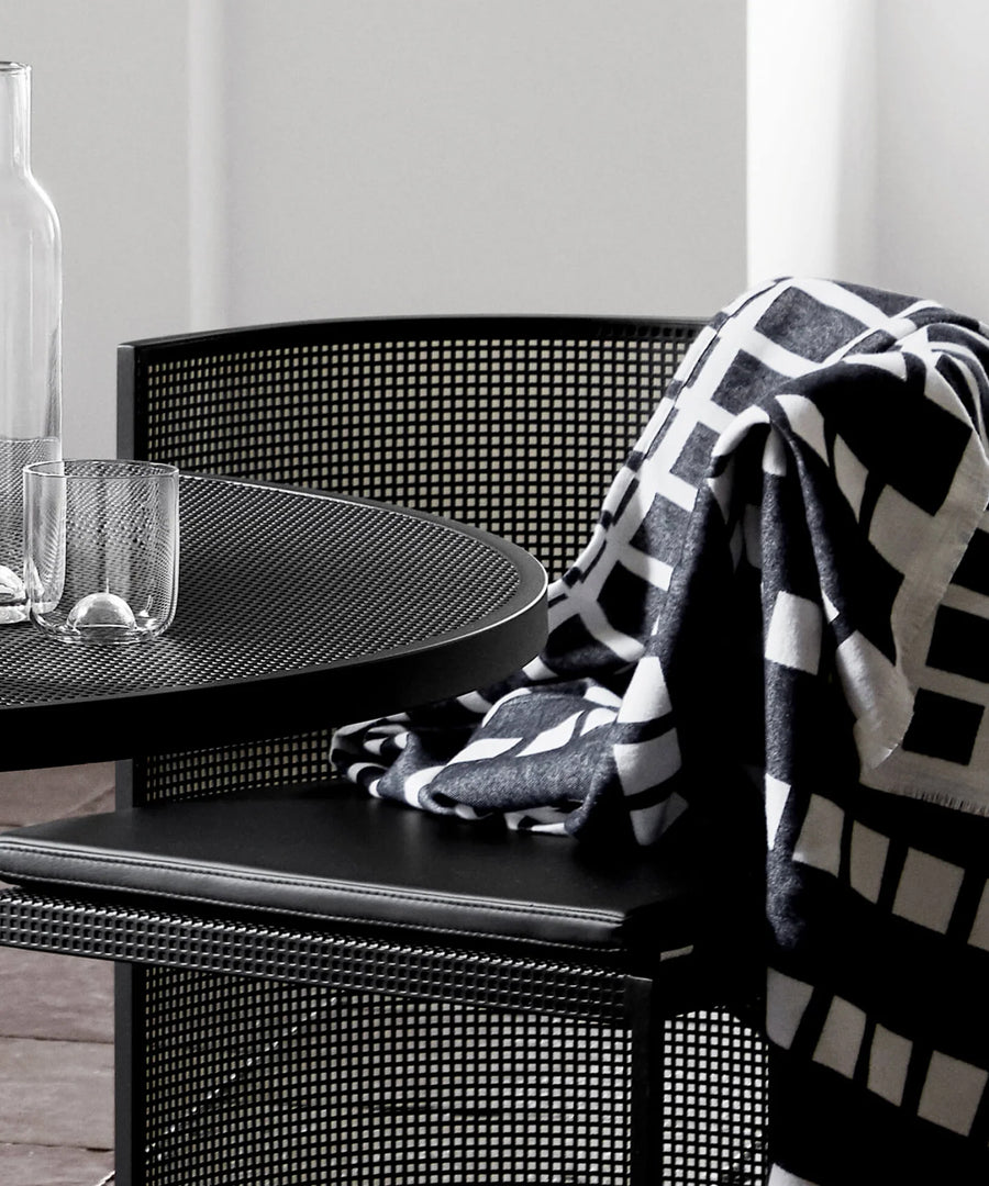 bauhaus-dining-chair-seating-cushion-09