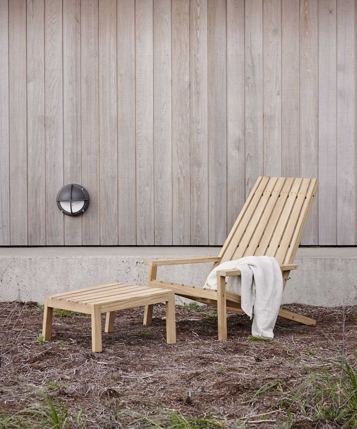 Between Lines Deck Stool