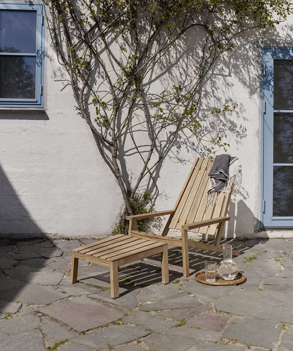 Between Lines Deck Stool