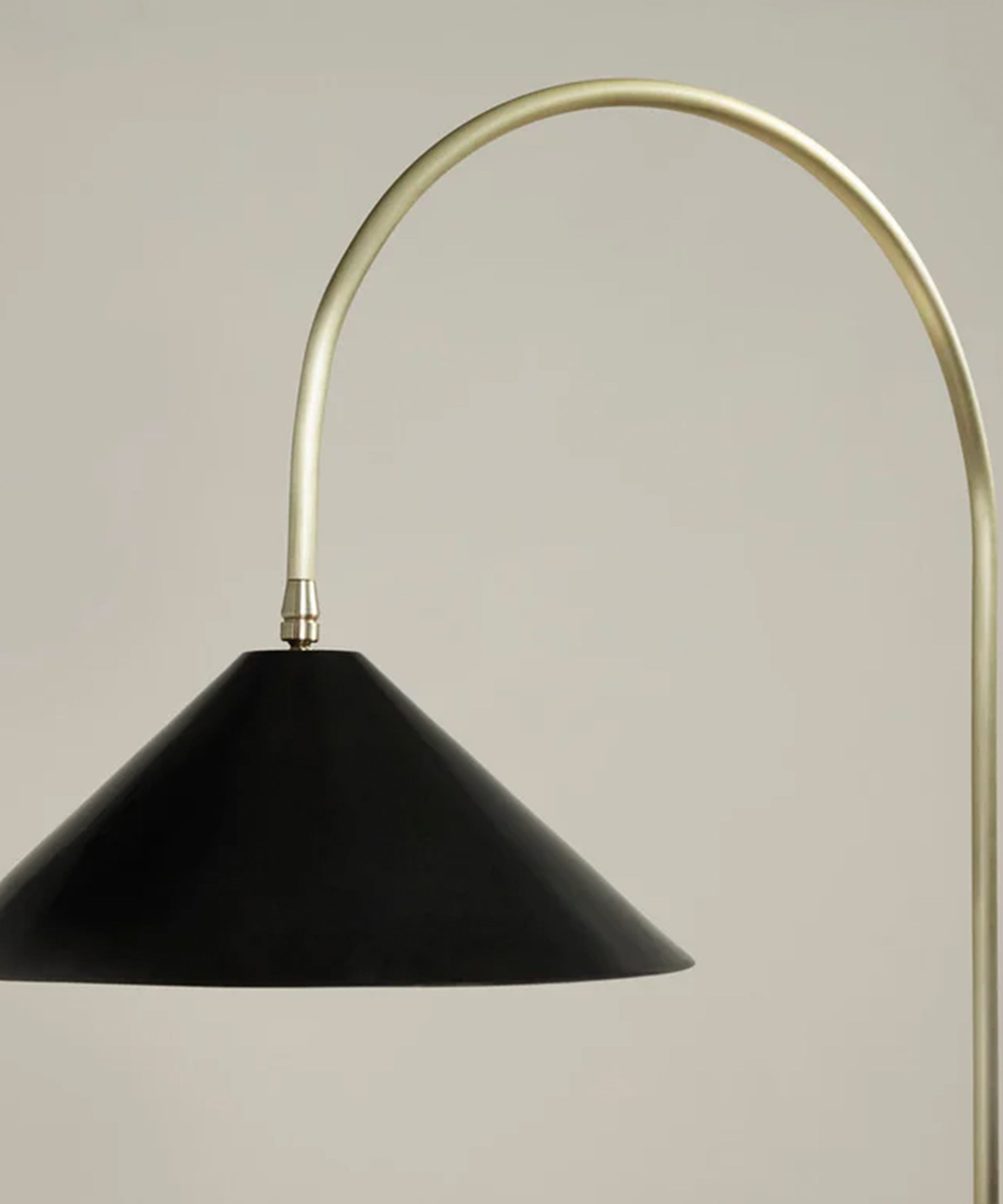 bishop-tall-floor-lamp-03