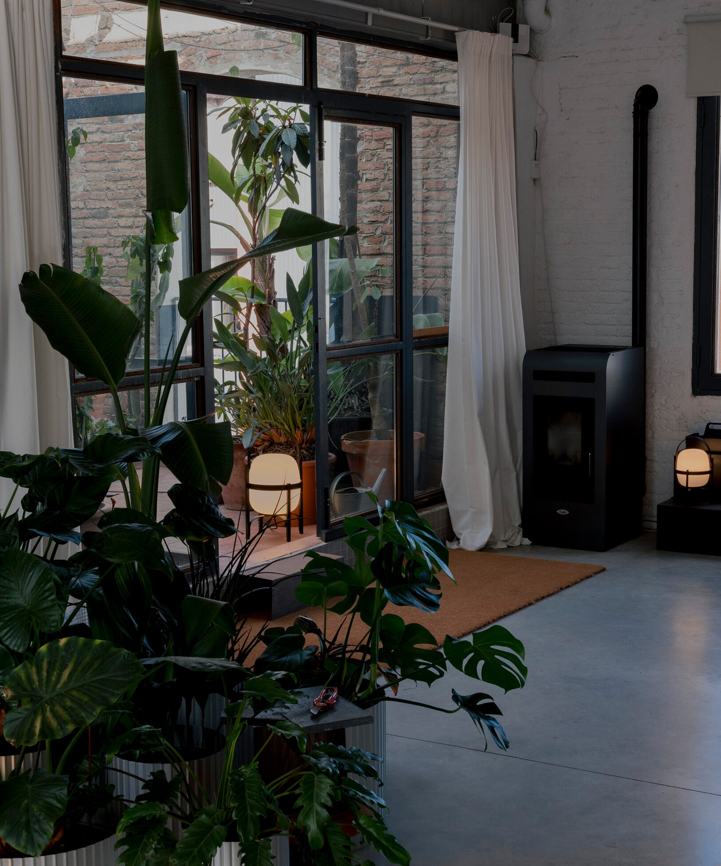 Cesta Exterior Table Lamp