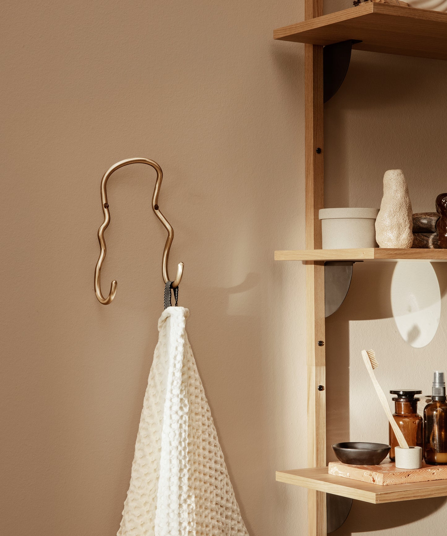 curvature-double-hook-01