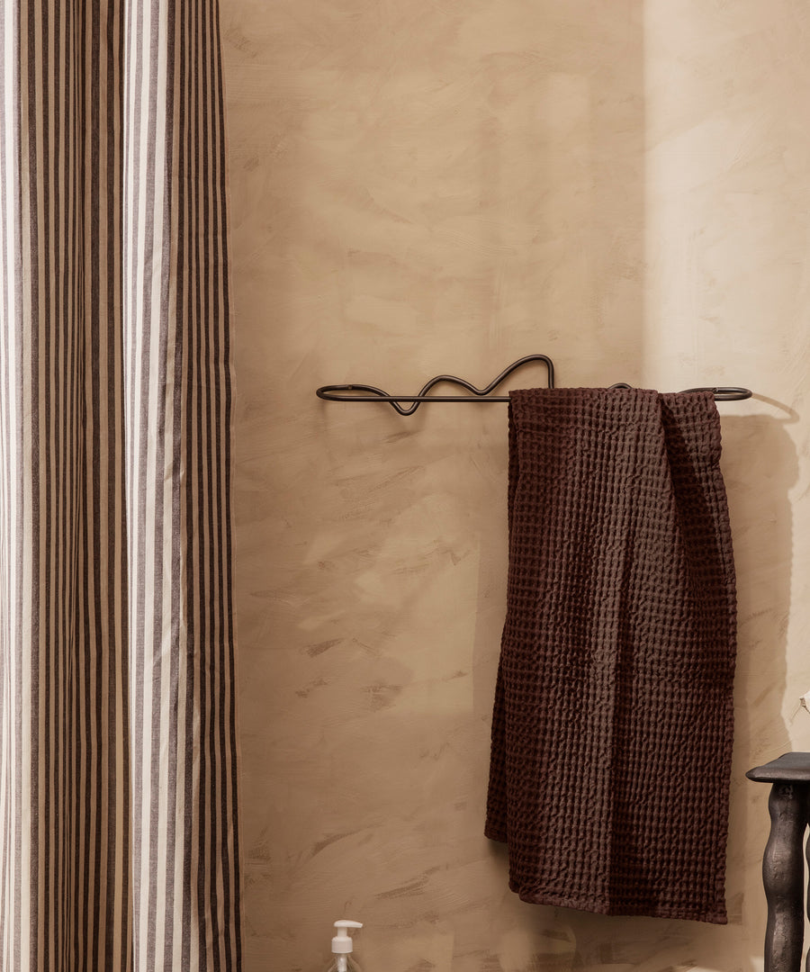 Curvature Towel Hanger