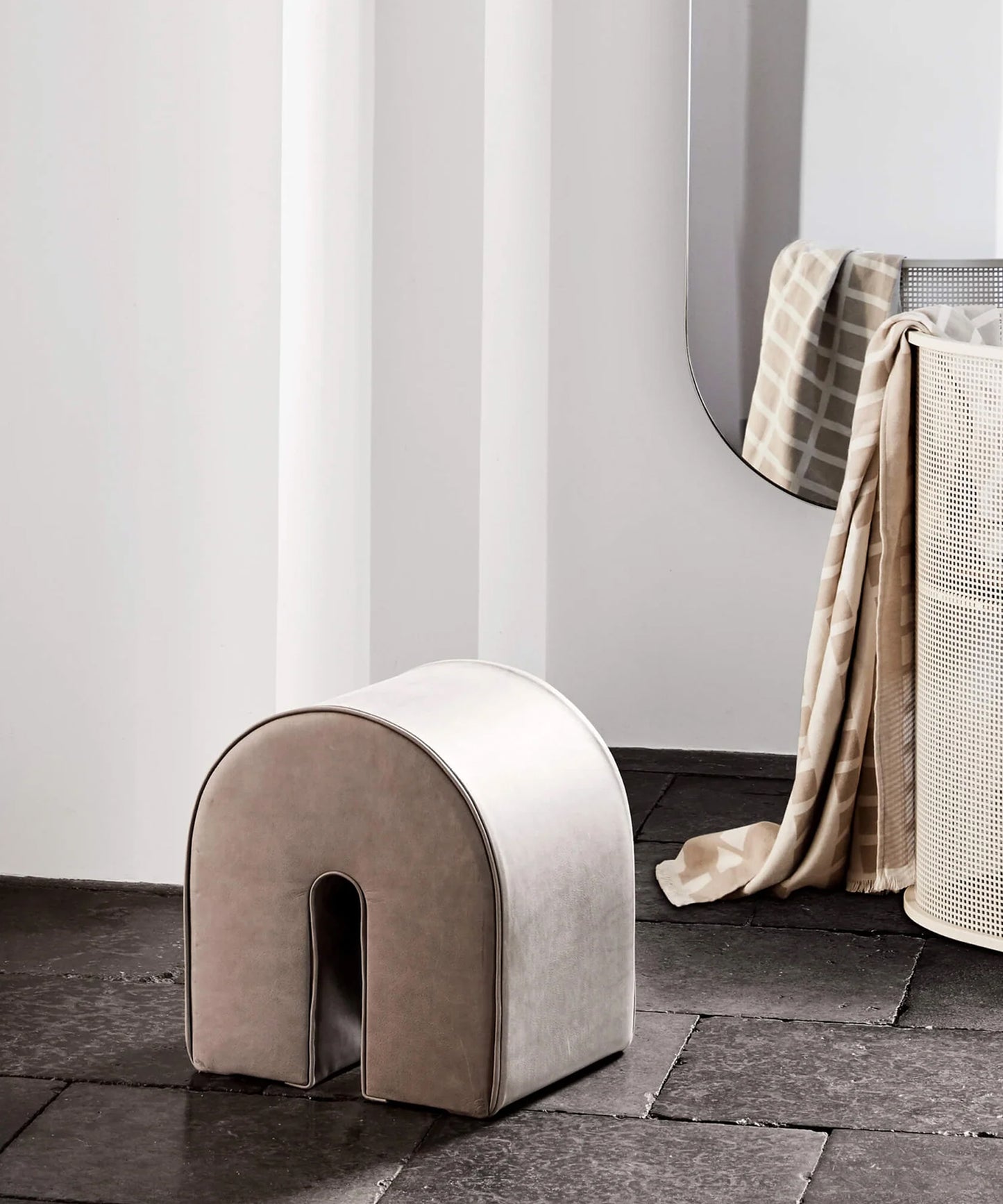 Curved Pouf