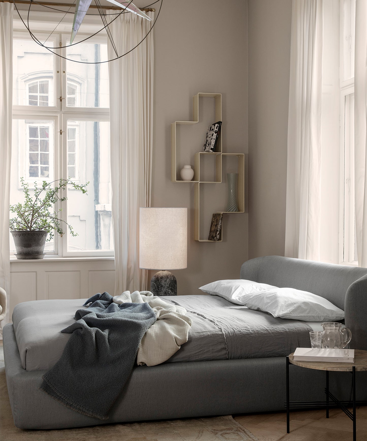 Gravity XL Floor Lamp