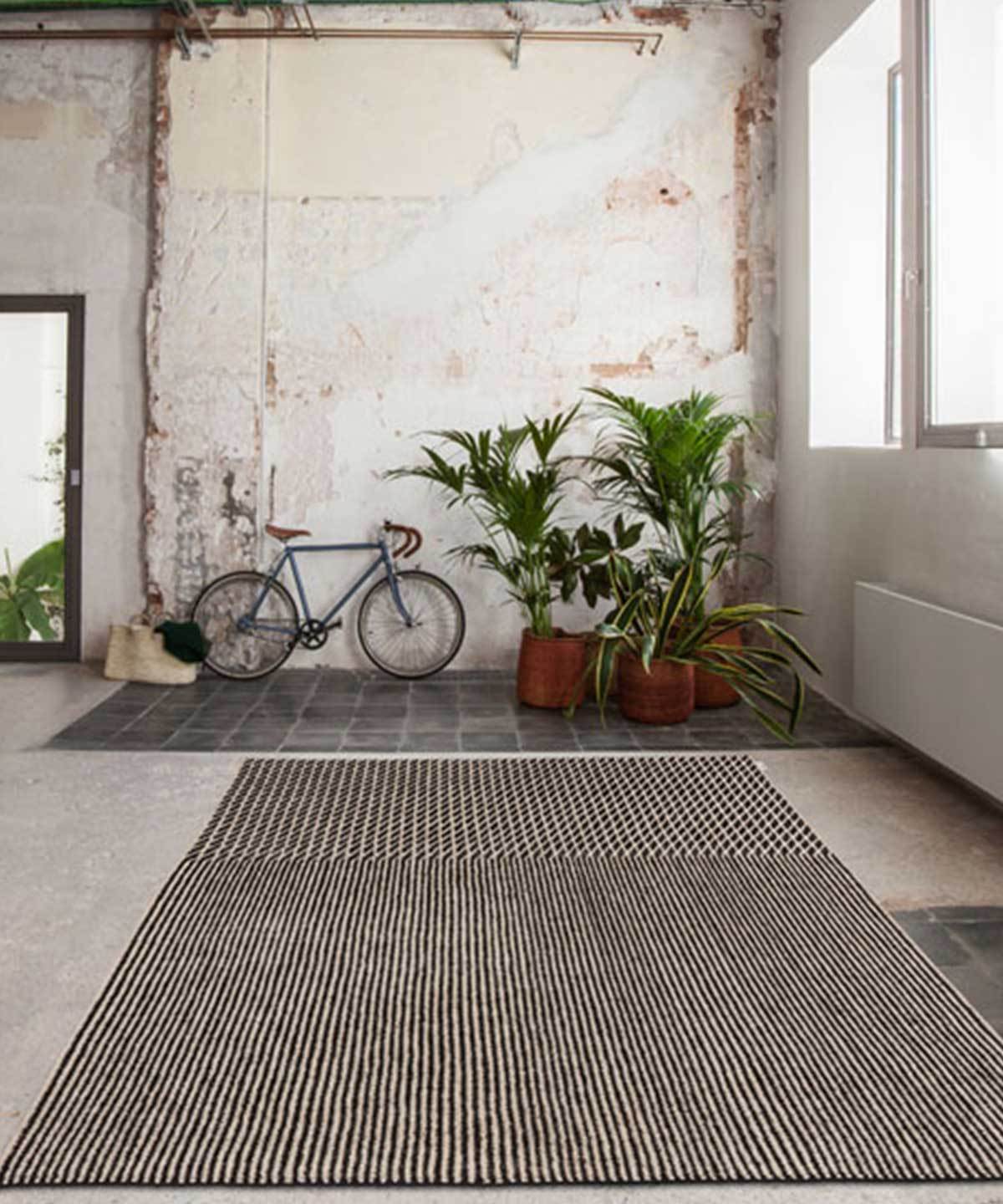 Blur Rug in Black by nanimarquina | TRNK