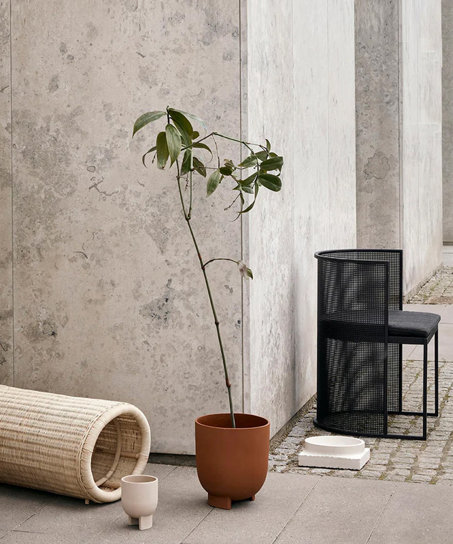 serene-flowerpot-03