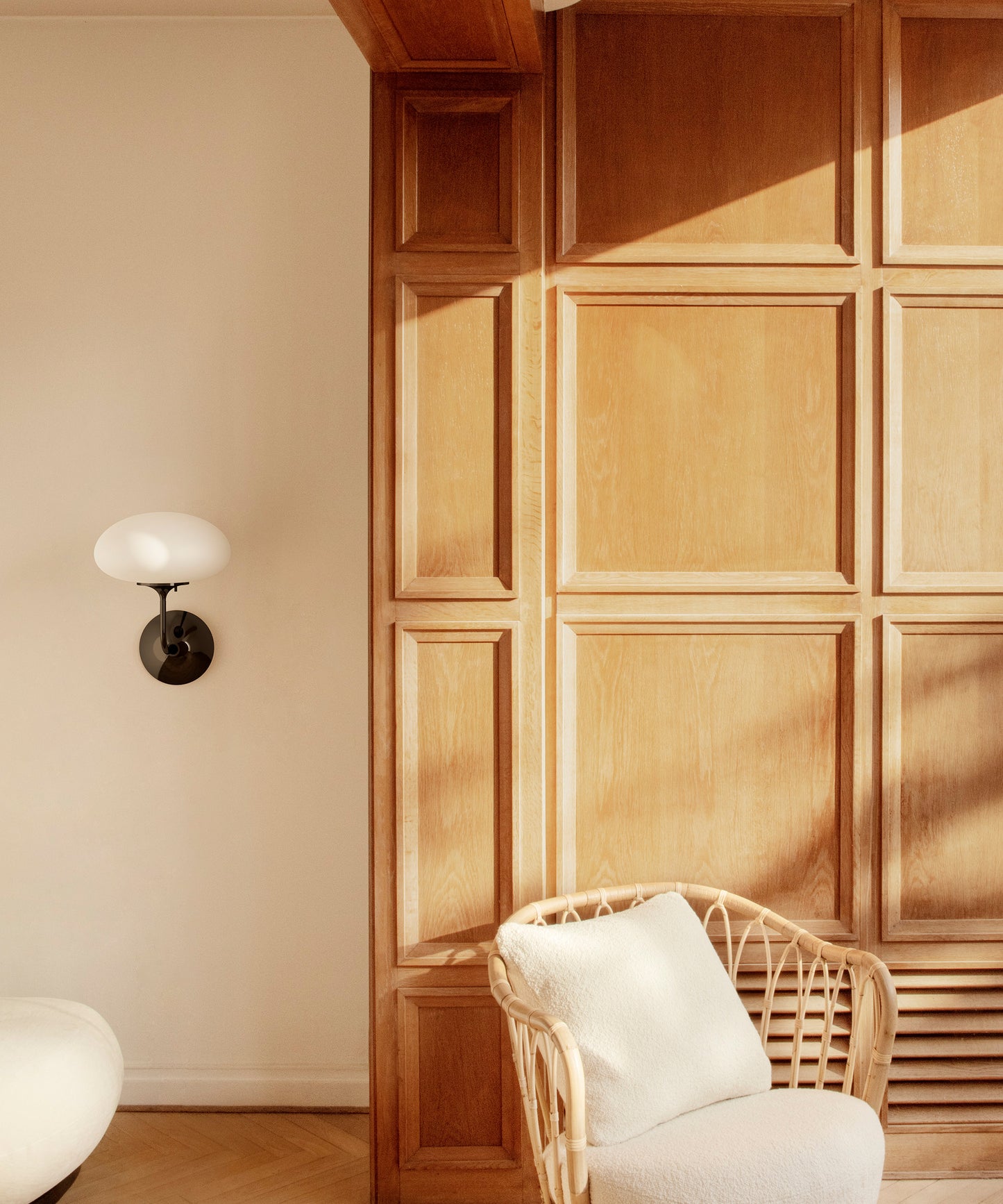 Stemlite Wall Lamp