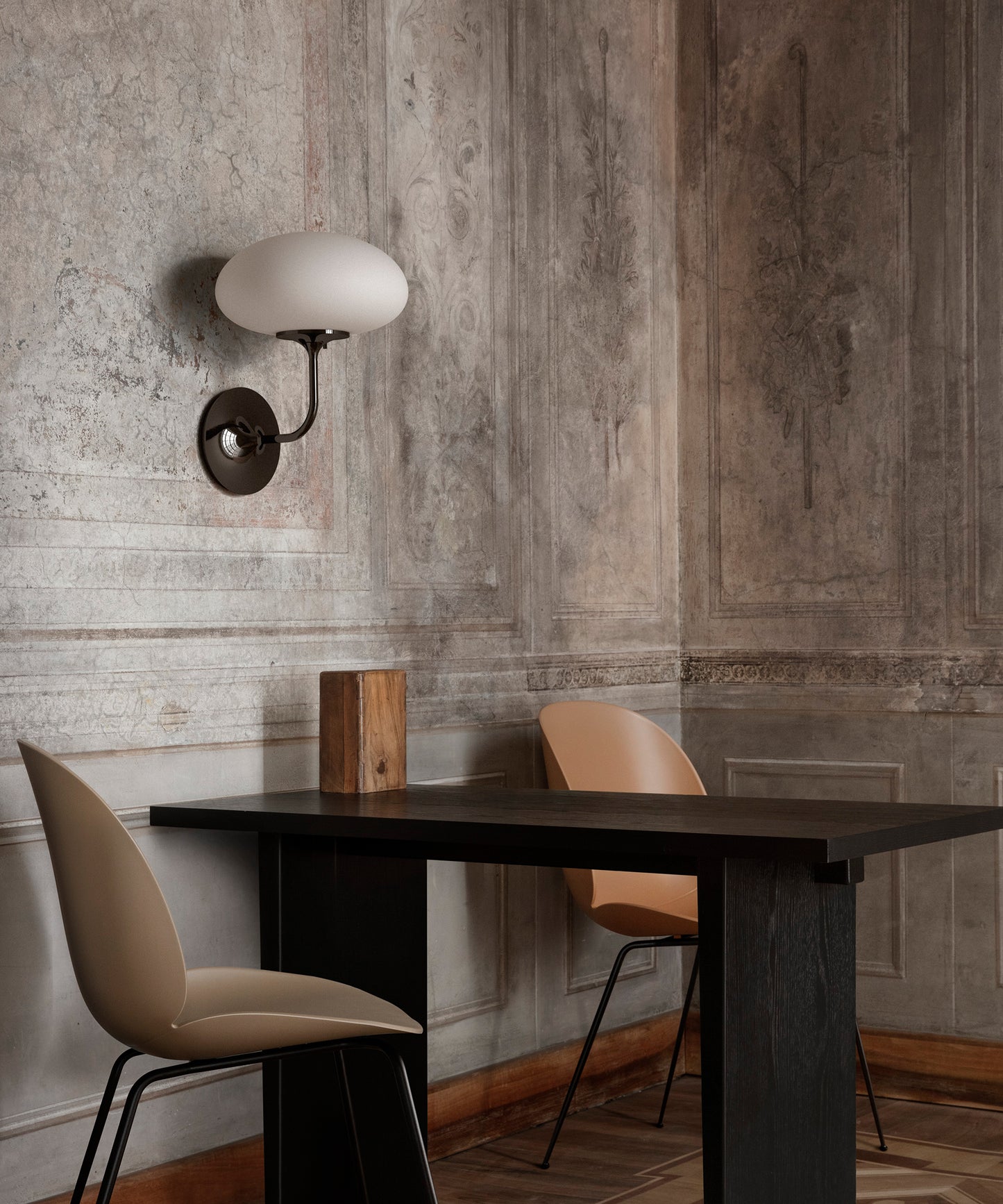 Stemlite Wall Lamp