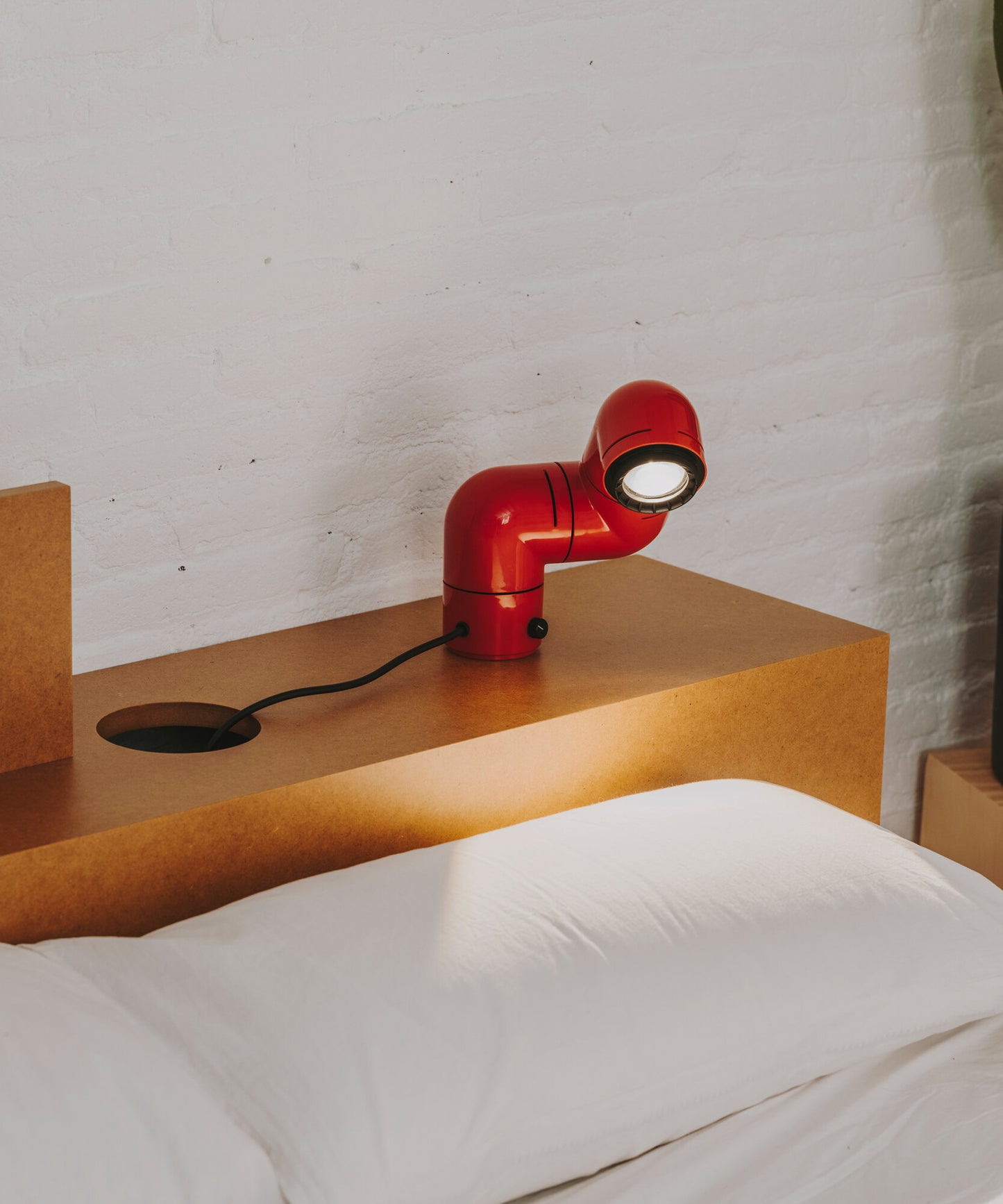 Tatu Table Lamp
