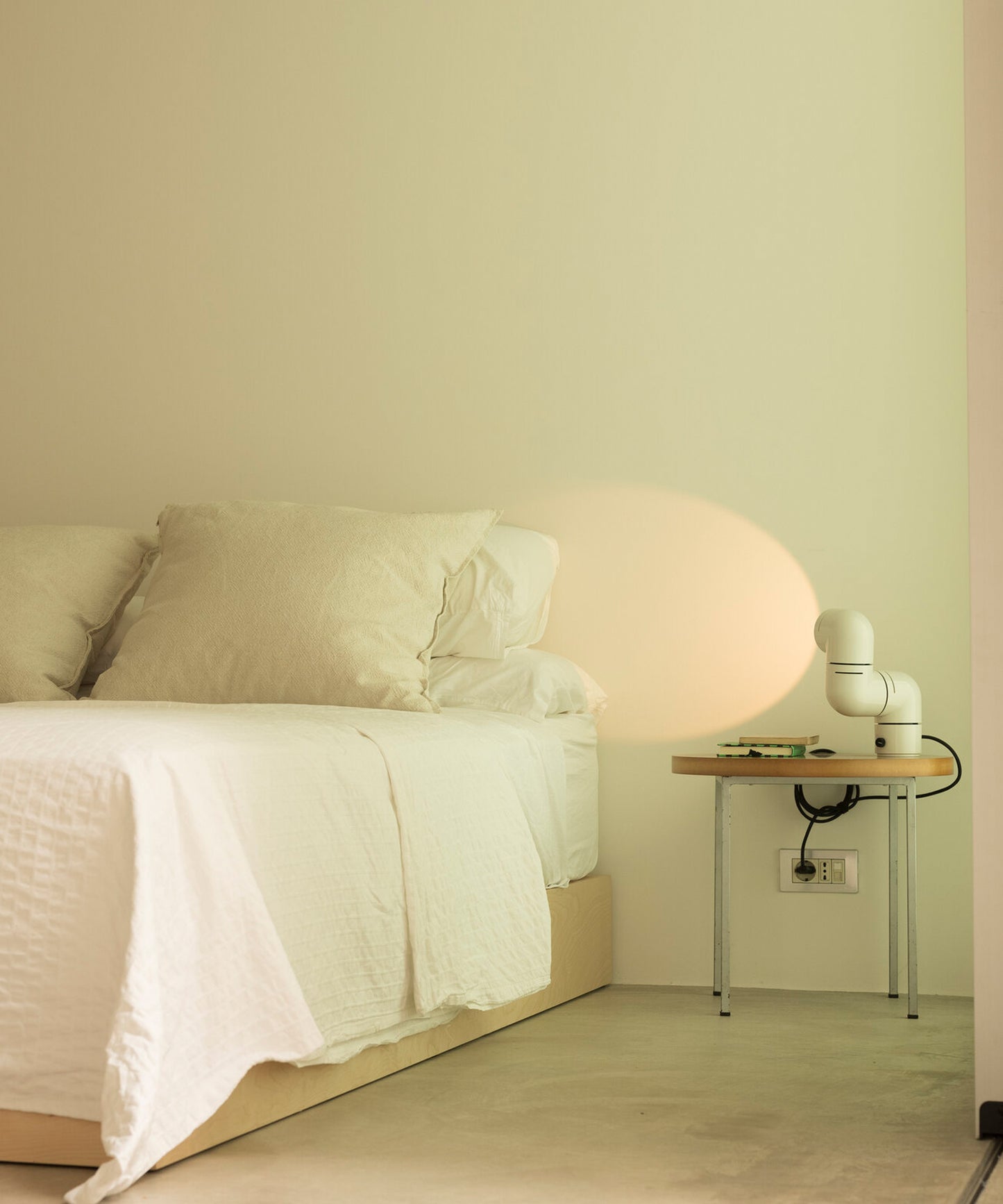 Tatu Table Lamp