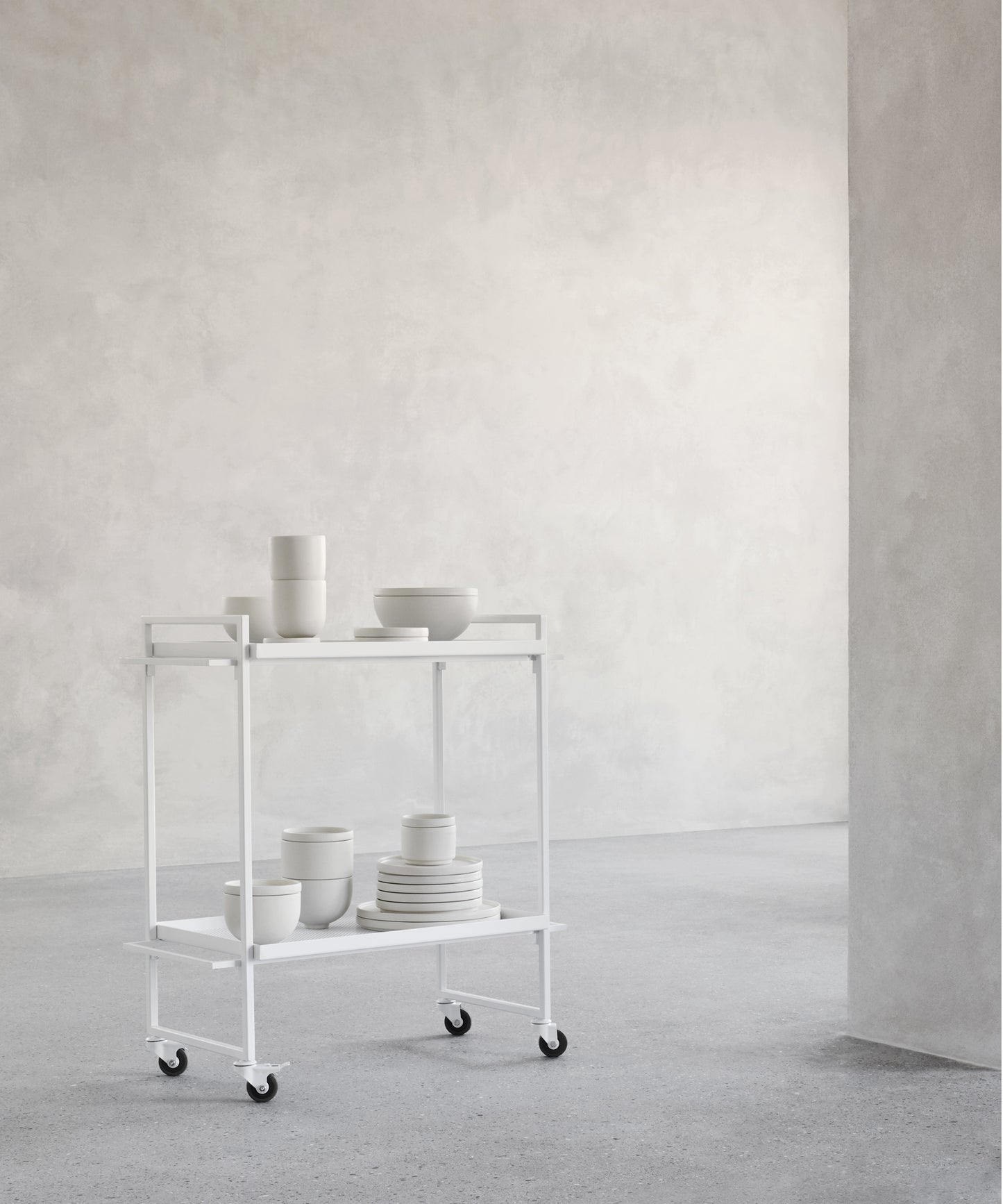 trnk-Kristina-dam-studio-bauhaus-trolley-white-00-SS20-2000x2400