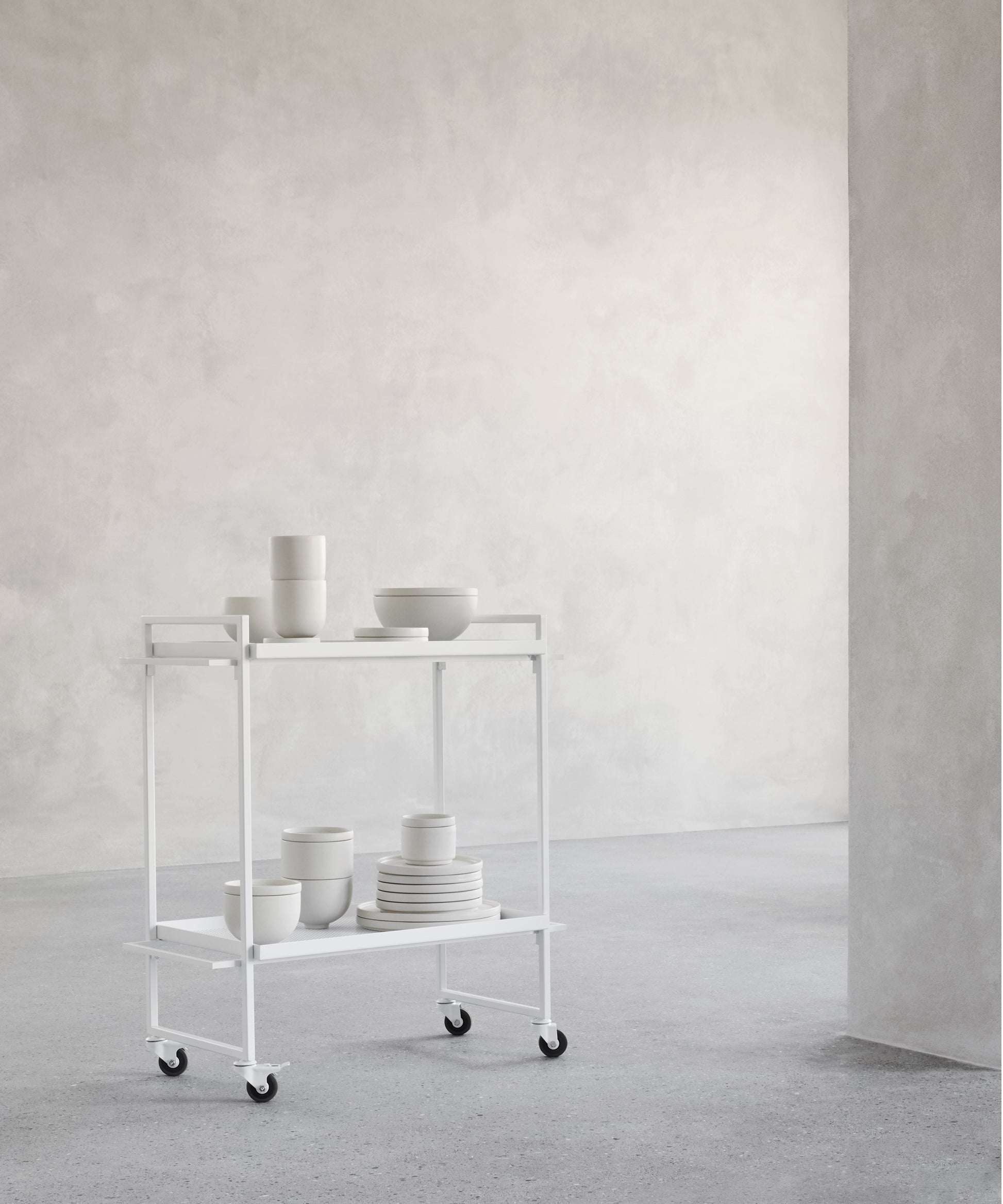 trnk-Kristina-dam-studio-bauhaus-trolley-white-00-SS20-2000x2400
