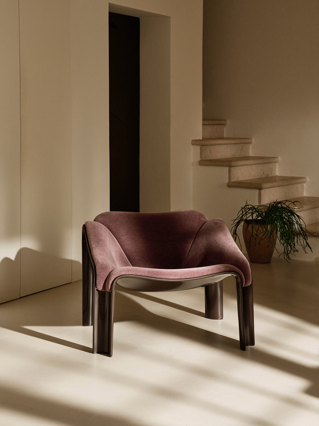 Lounge & Accent Chairs