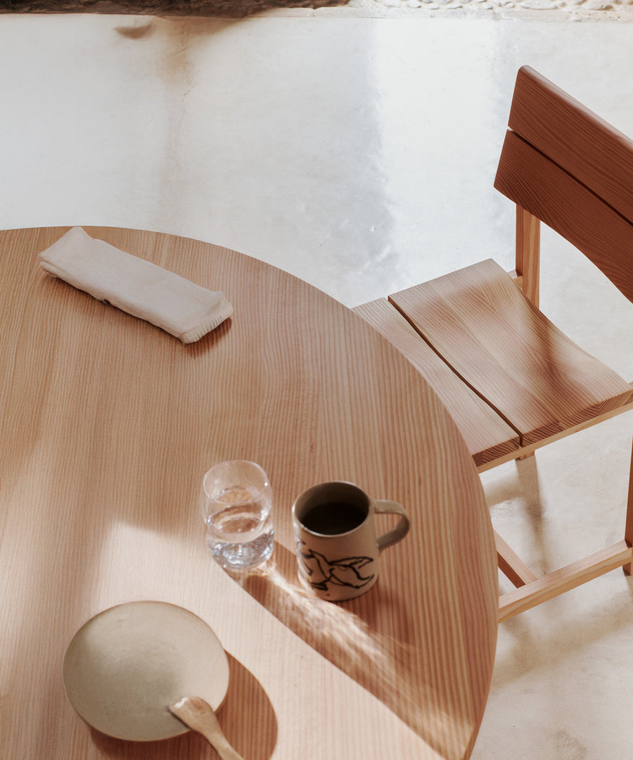 aukko-dining-table-02