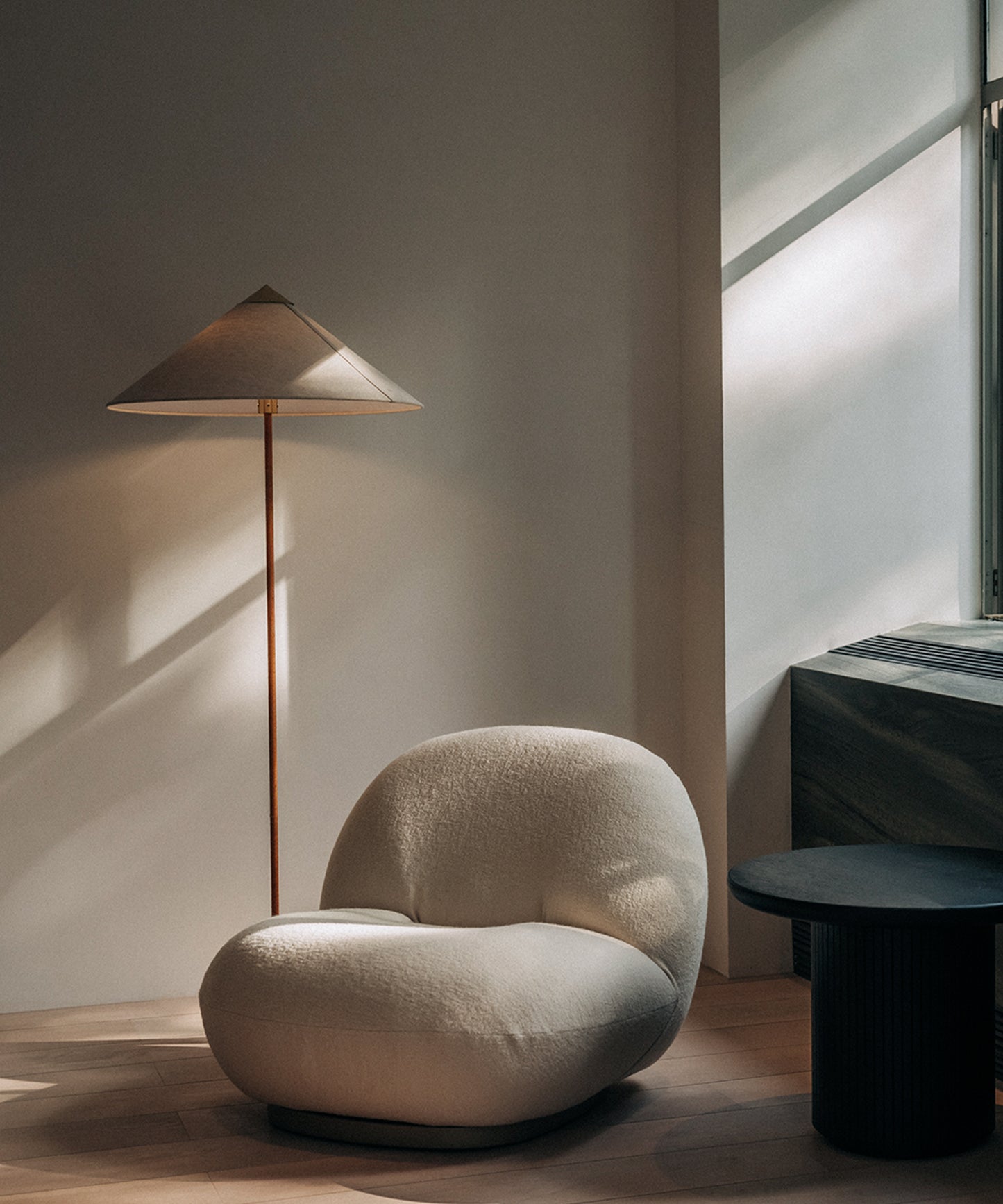 9602 Floor Lamp