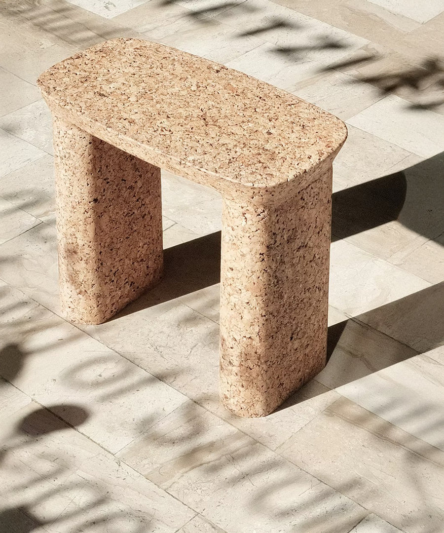 Accanta Magazine Table