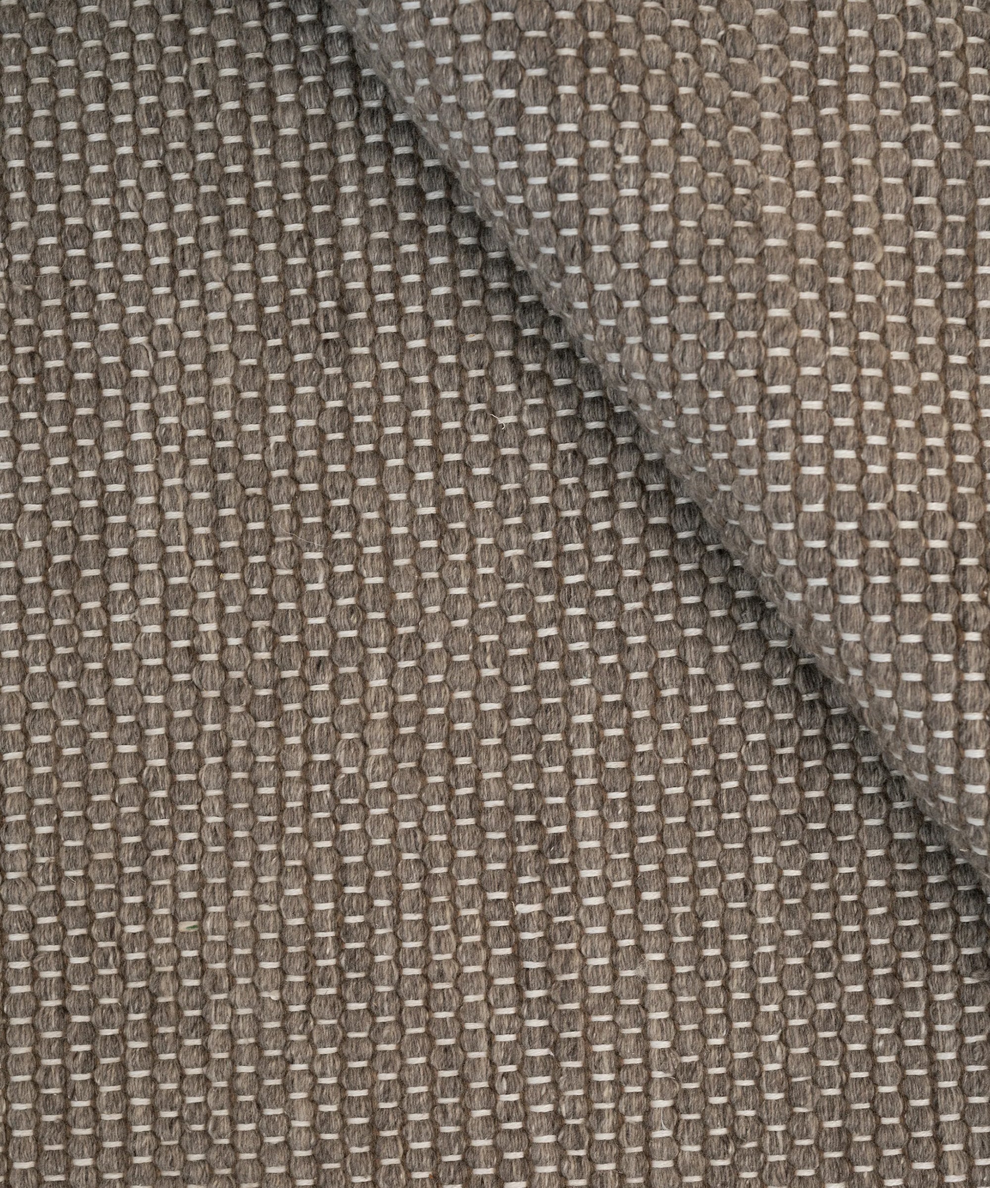 Adonic Mist in Earth