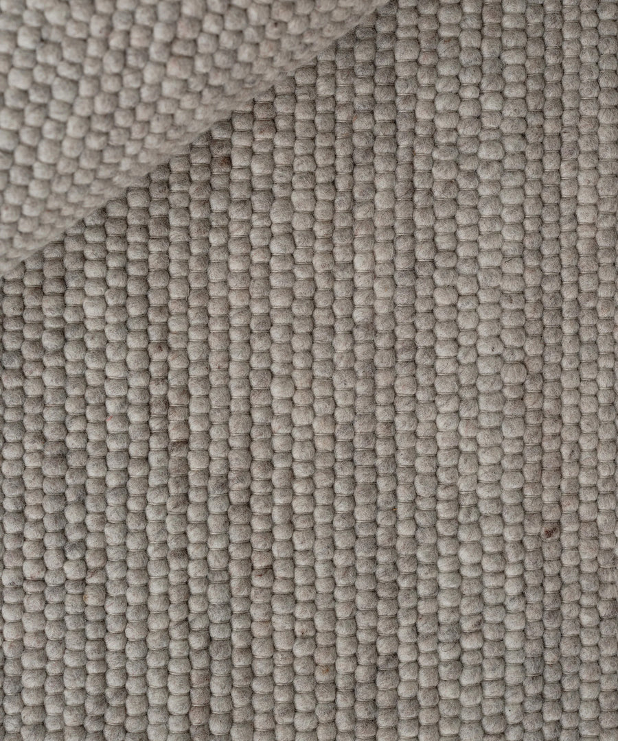 Agner Rug in Light Grey