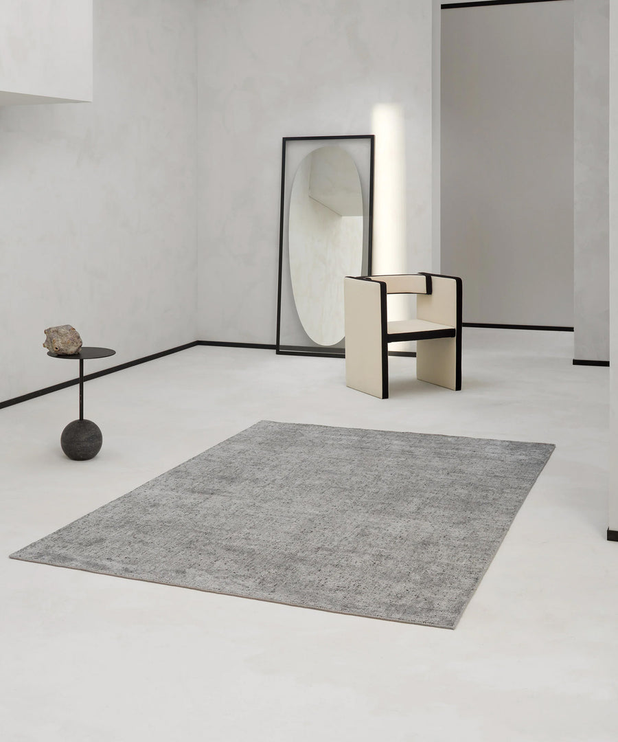 Alva Rug in Silver