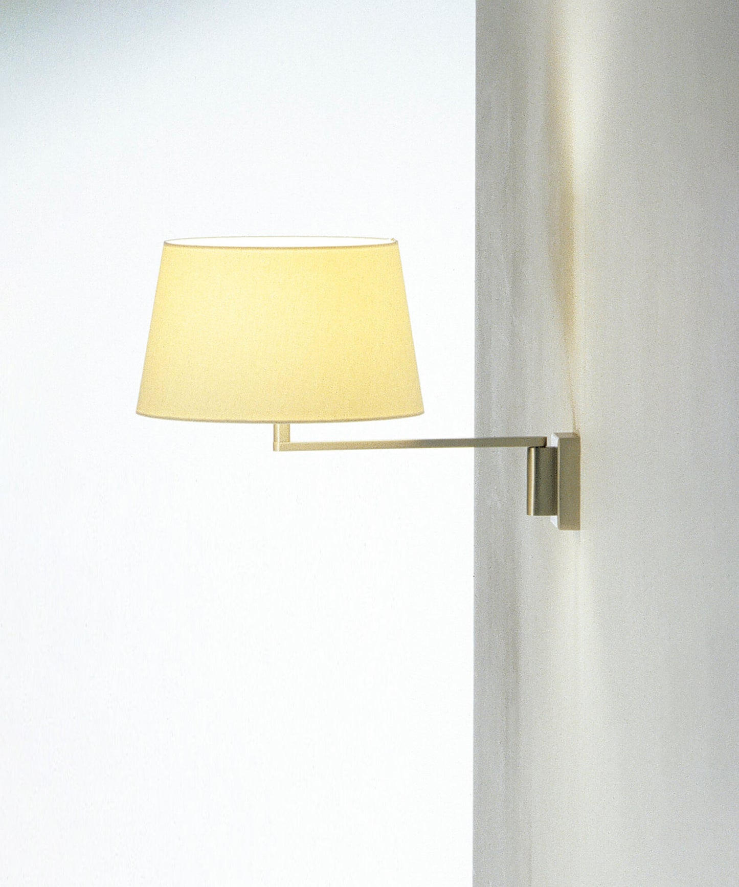 Americana Wall Lamp