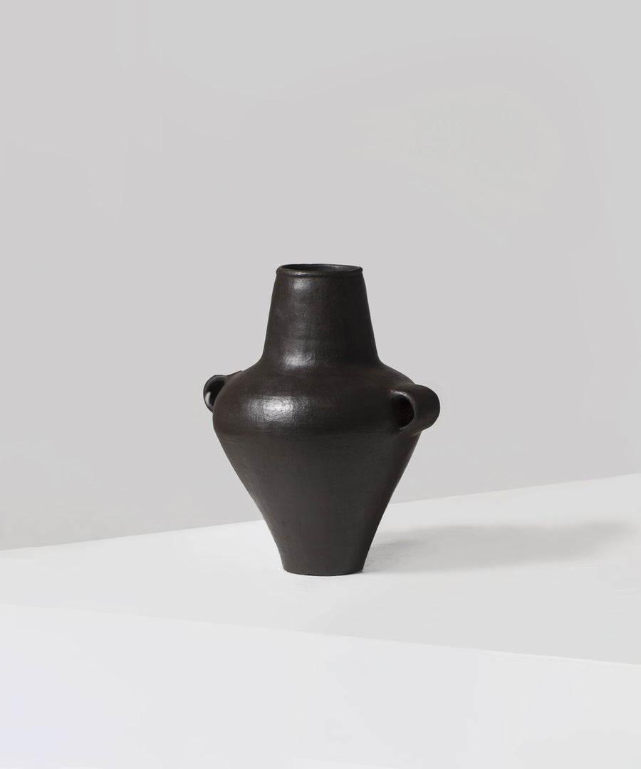 Anfora Vase