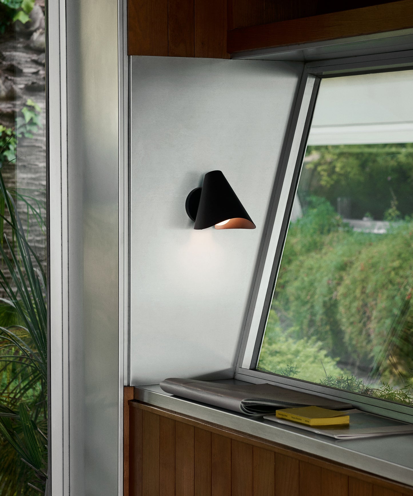 Bonnet Wall Lamp SC103