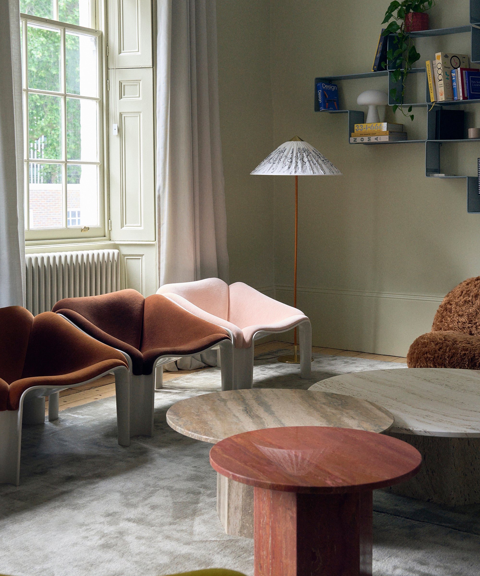F300 Lounge Chair