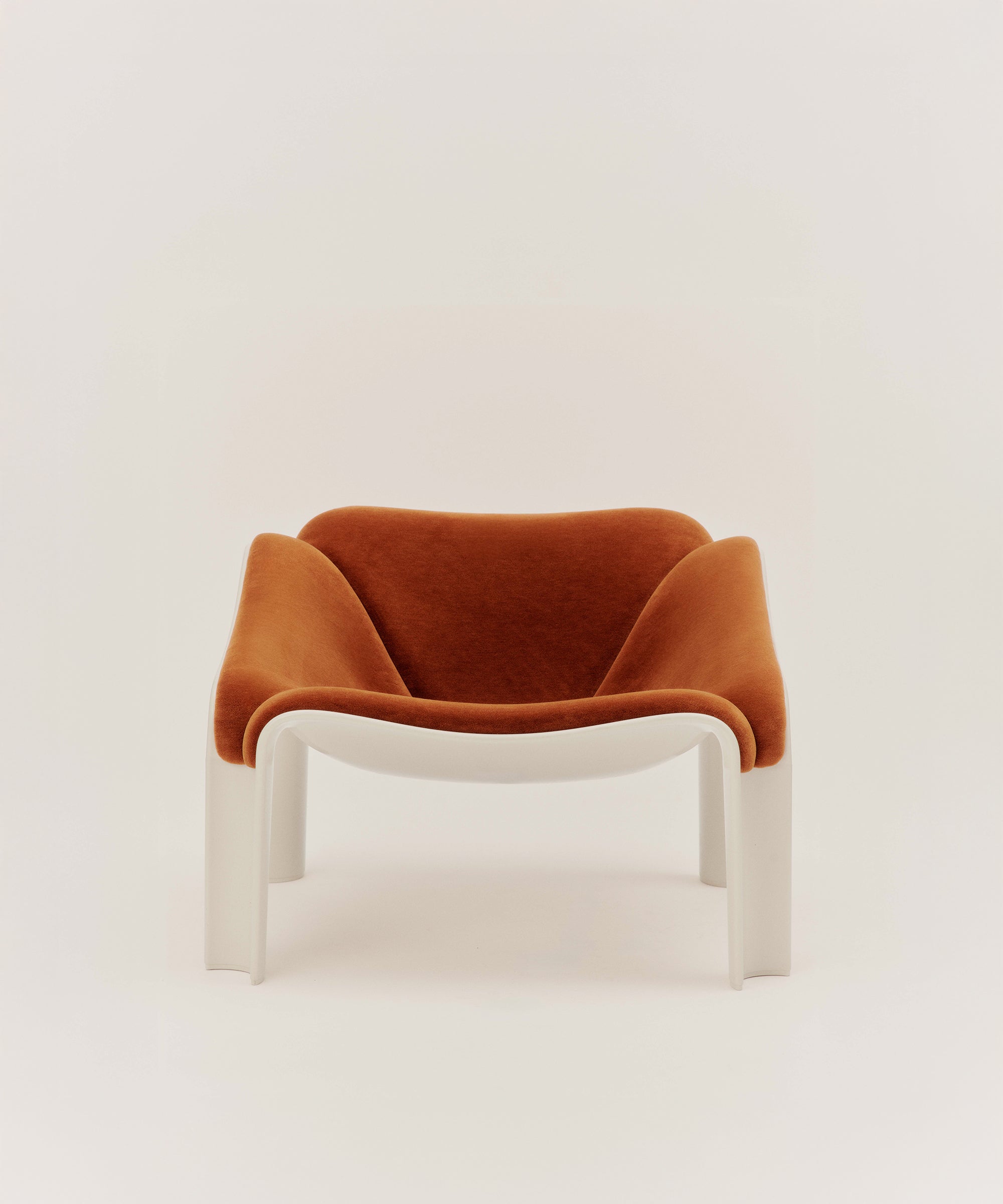 F300 Lounge Chair