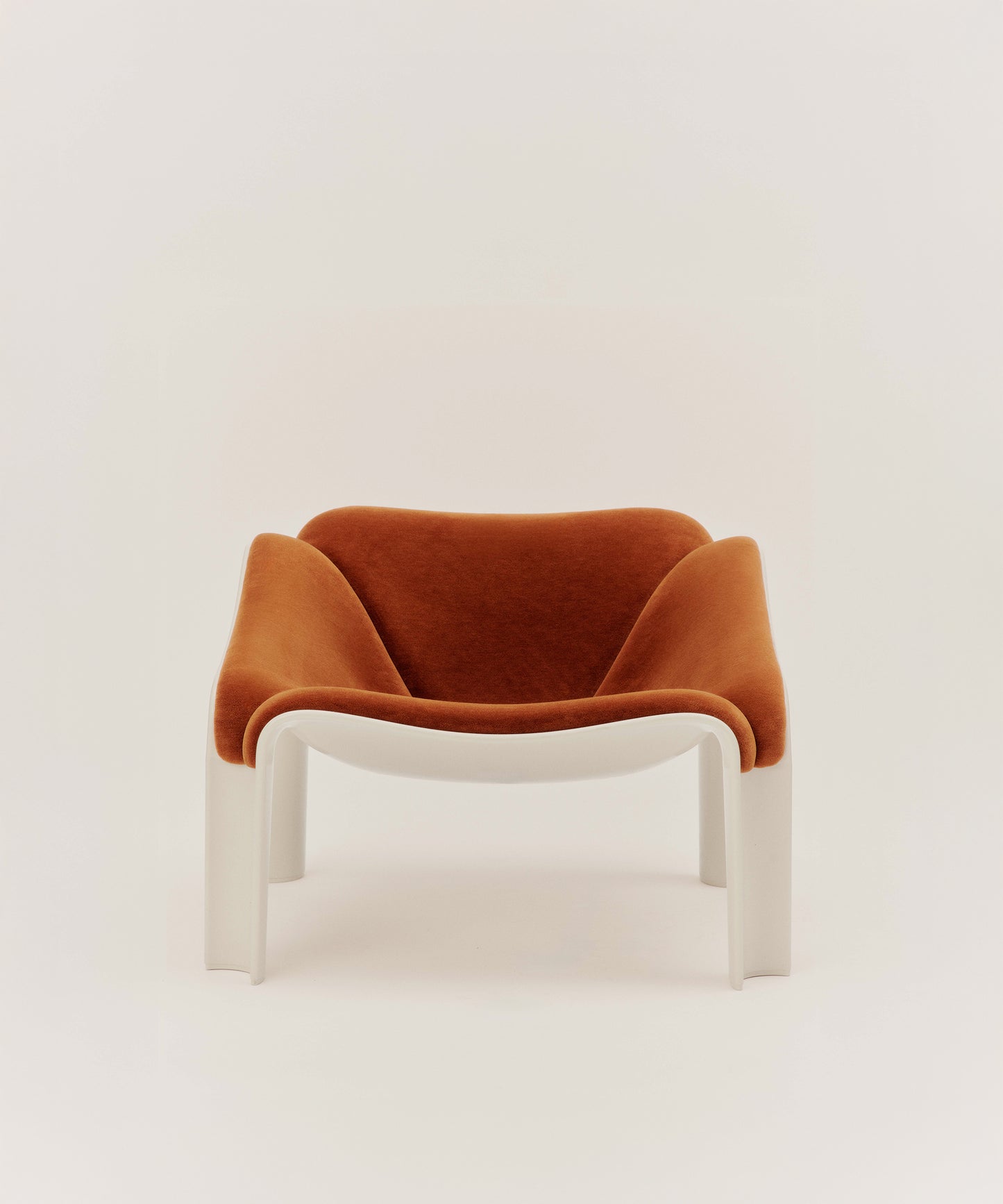 F300 Lounge Chair