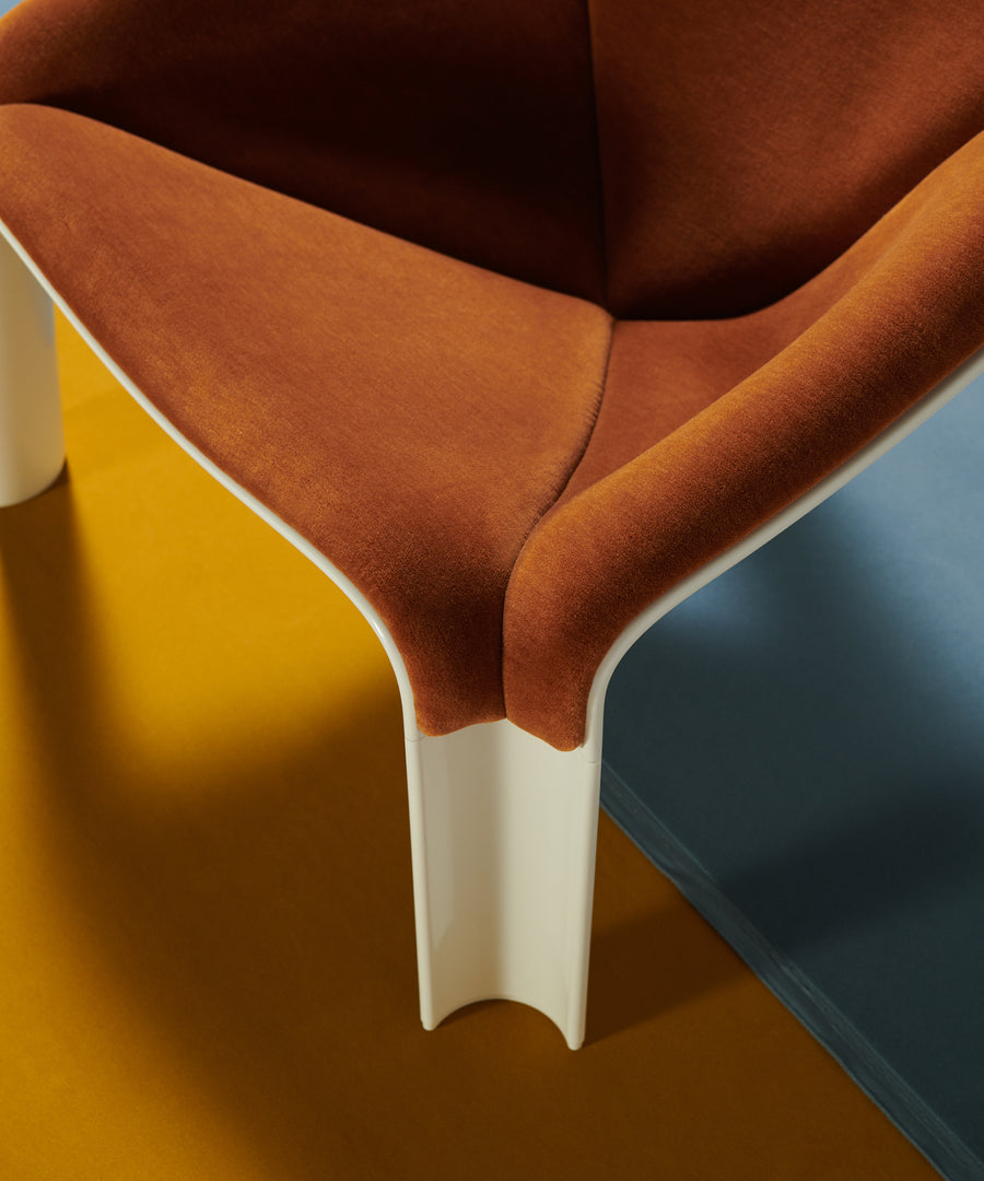 F300 Lounge Chair