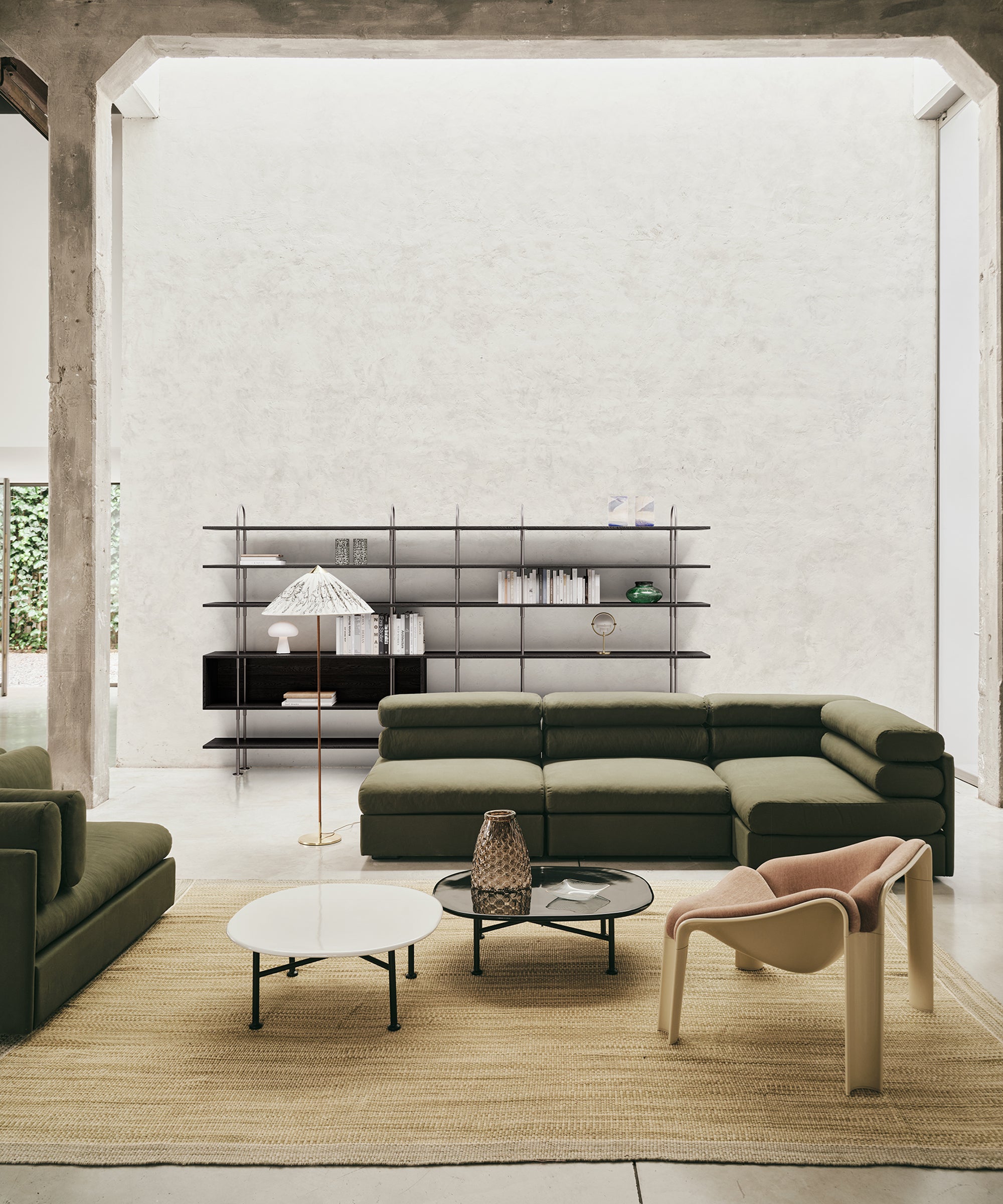 F300 Lounge Chair