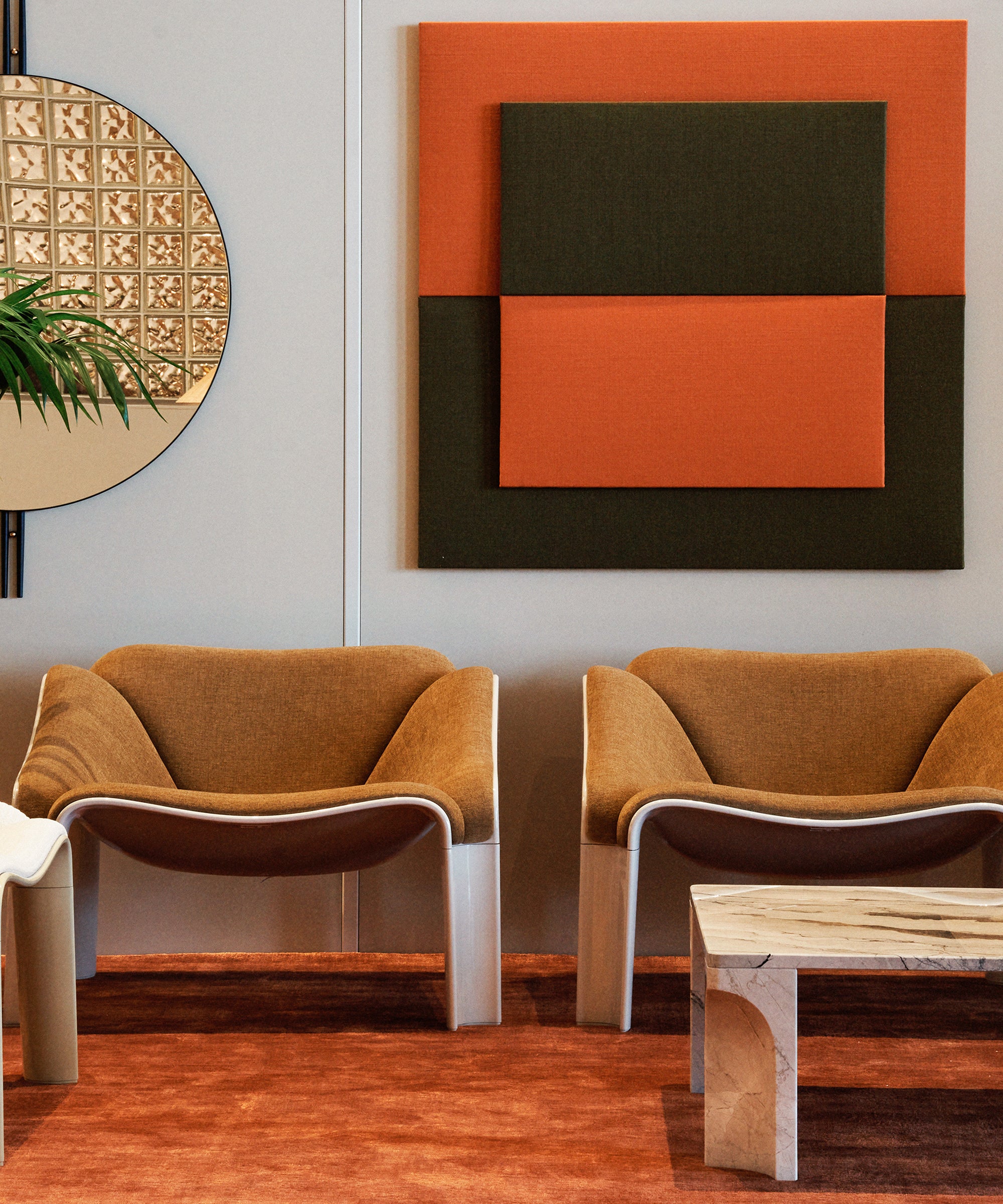 F300 Lounge Chair