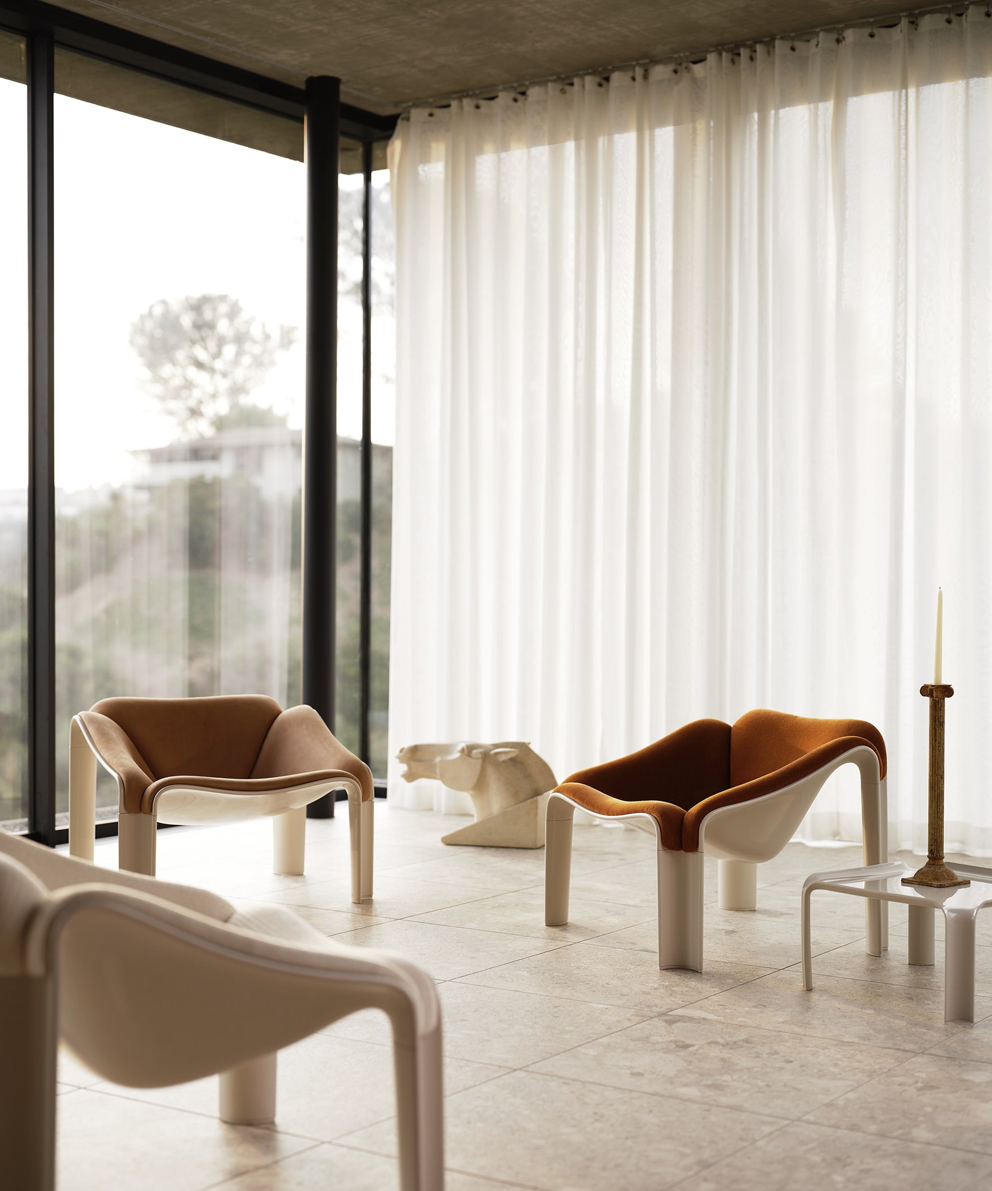 F300 Lounge Chair