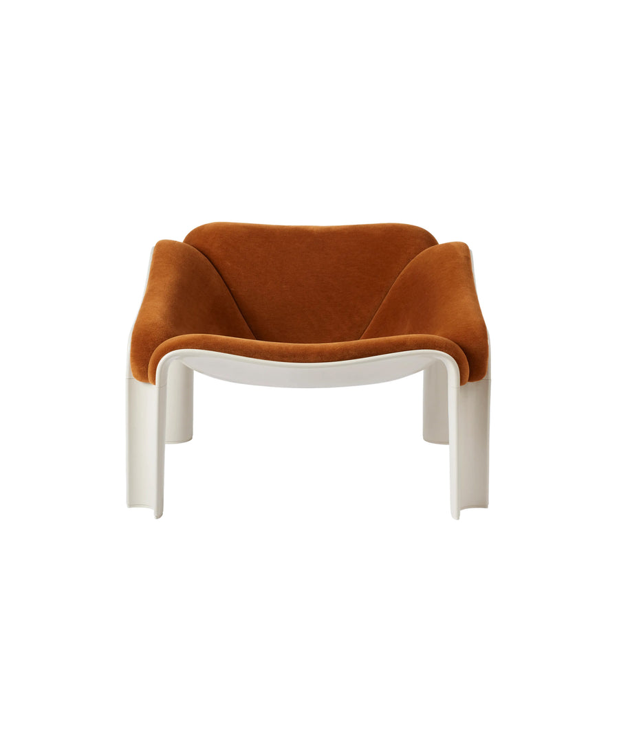 F300 Lounge Chair