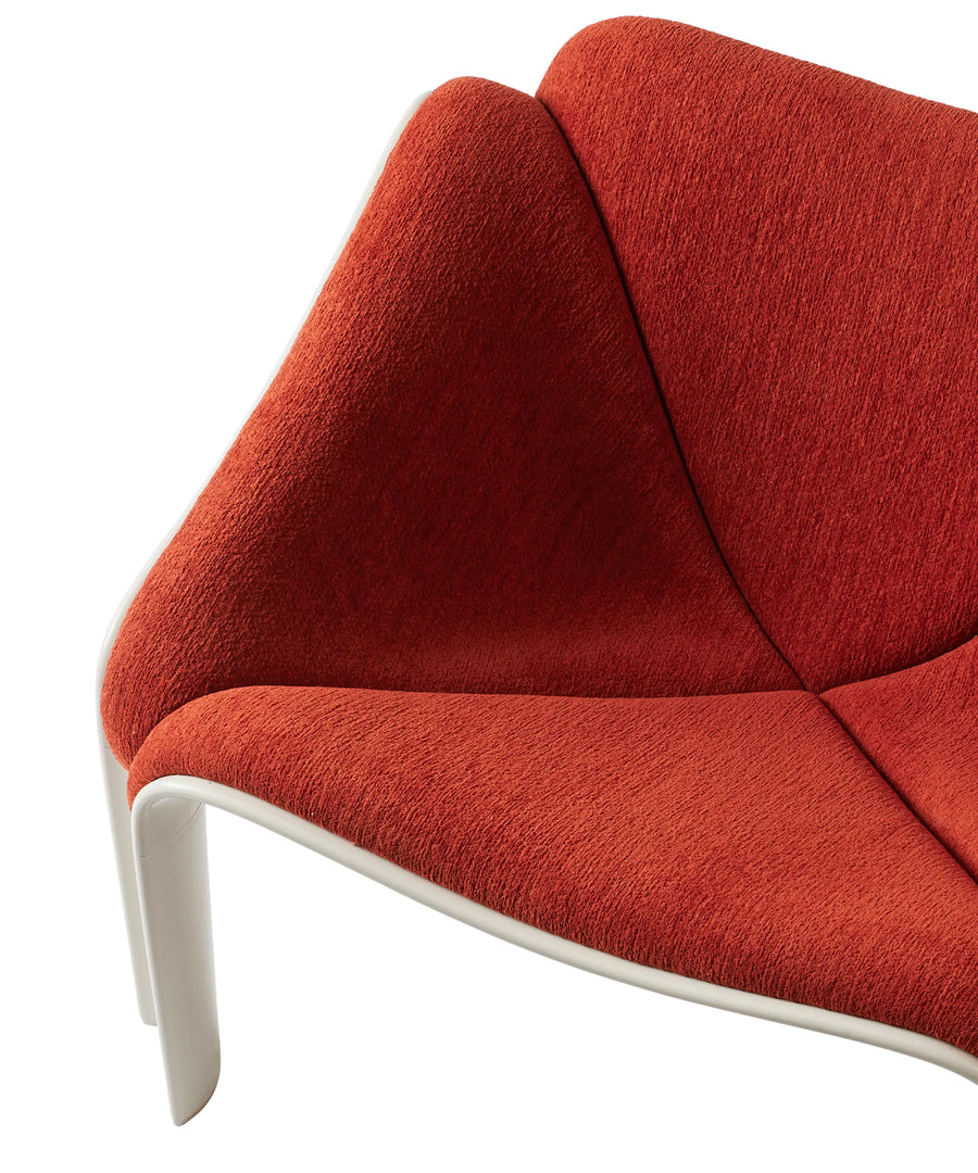 F300 Lounge Chair