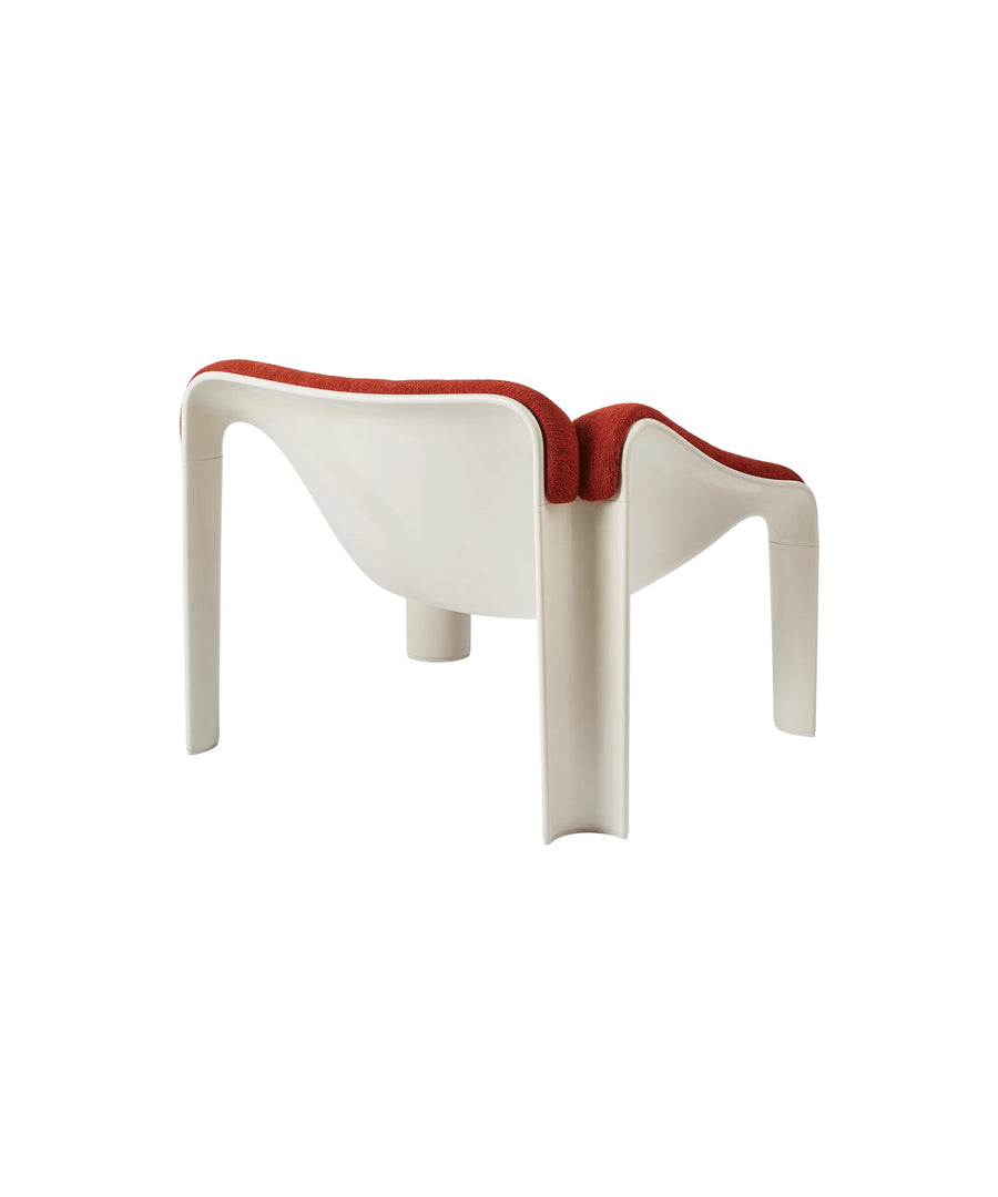 F300 Lounge Chair