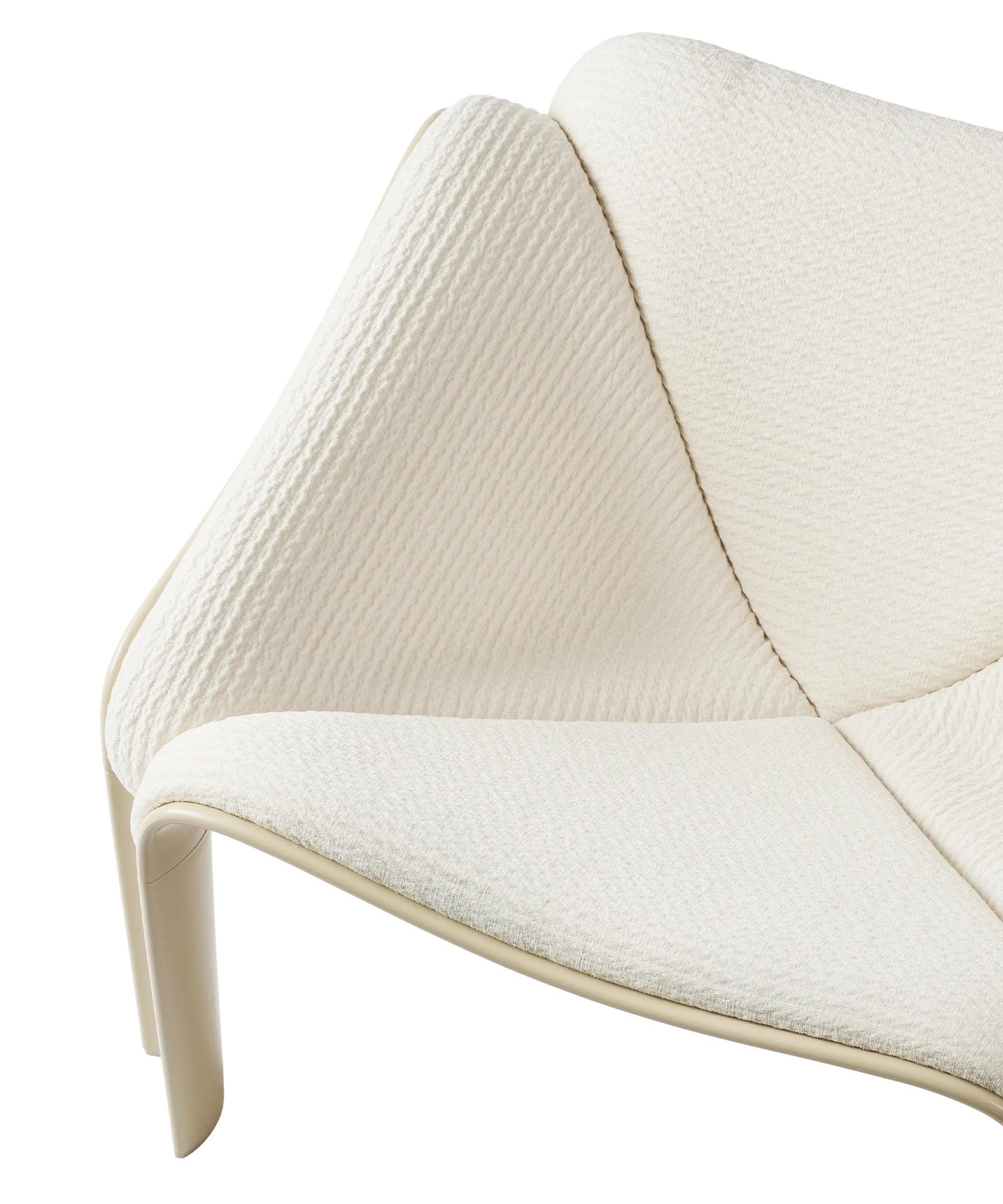 F300 Lounge Chair