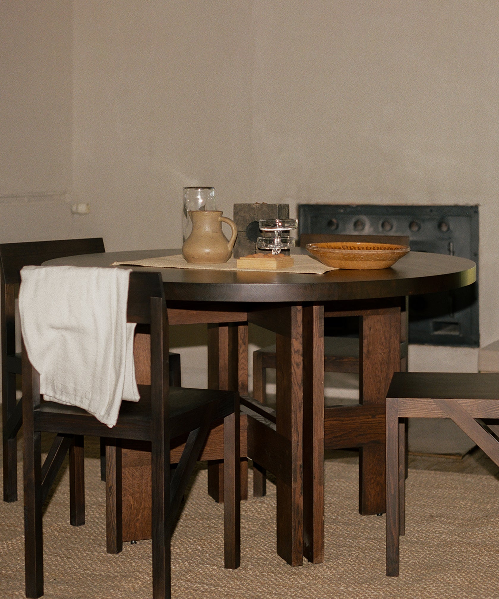 Farmhouse Round Trestle Table | Oak Table by Frama – TRNK