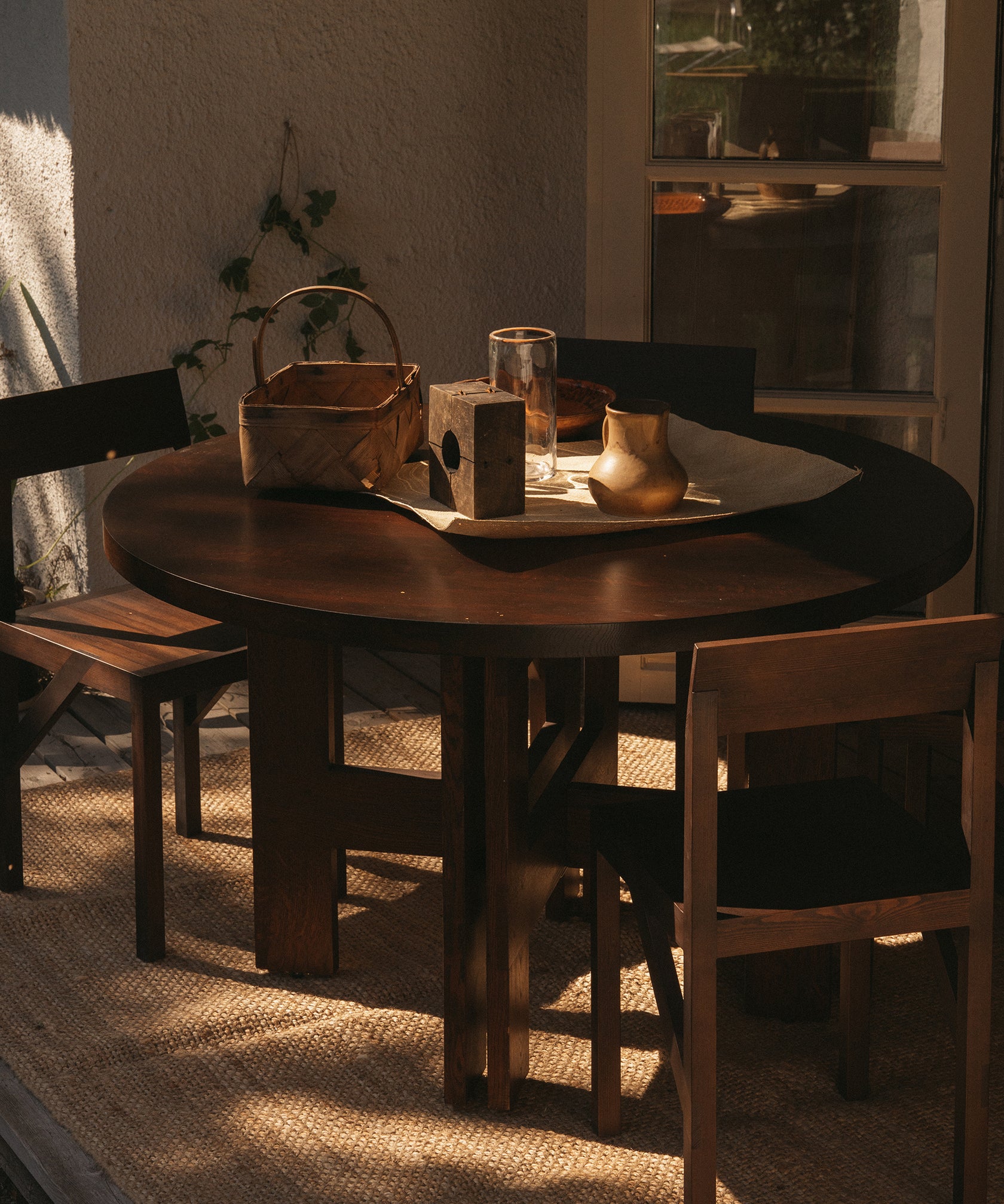 Farmhouse Round Trestle Table | Oak Table by Frama – TRNK
